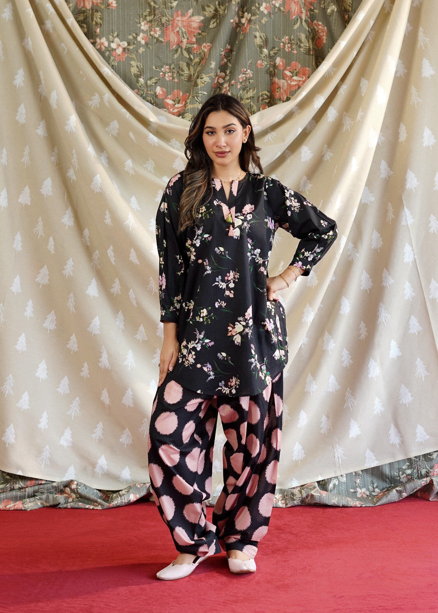 lawn Kurta Set in Black, pink