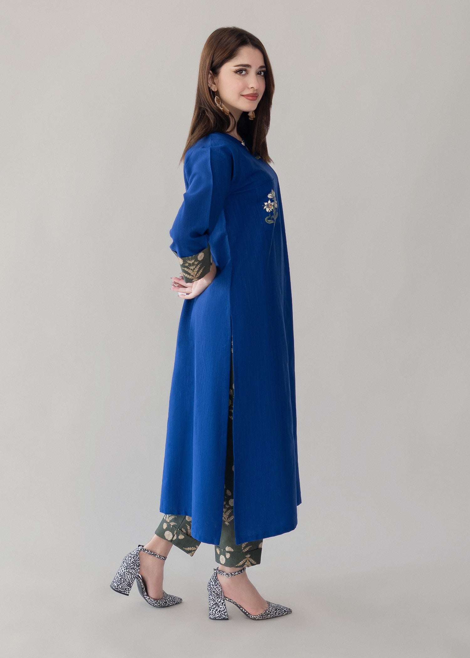 slub khaddar Kurta Set in Blue, army green
