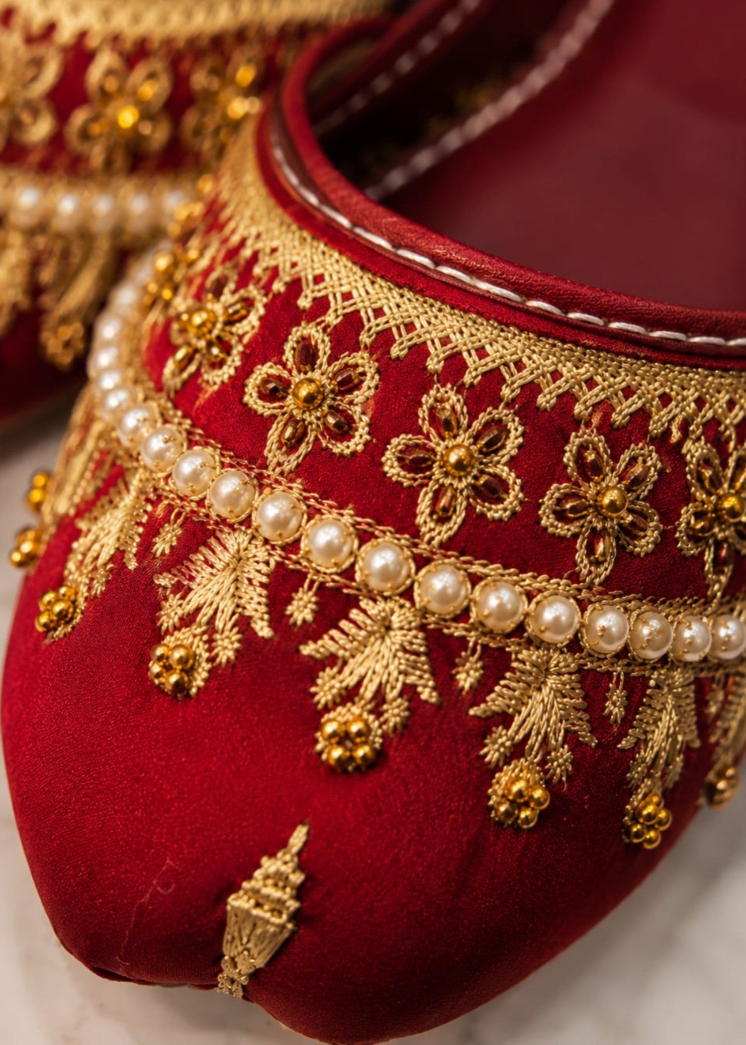 Khussa in Maroon by - High Quality Women Khussa MHZ5059