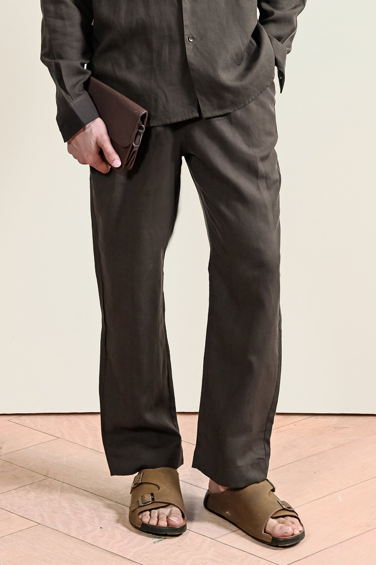 linen Pants in Coffee brown