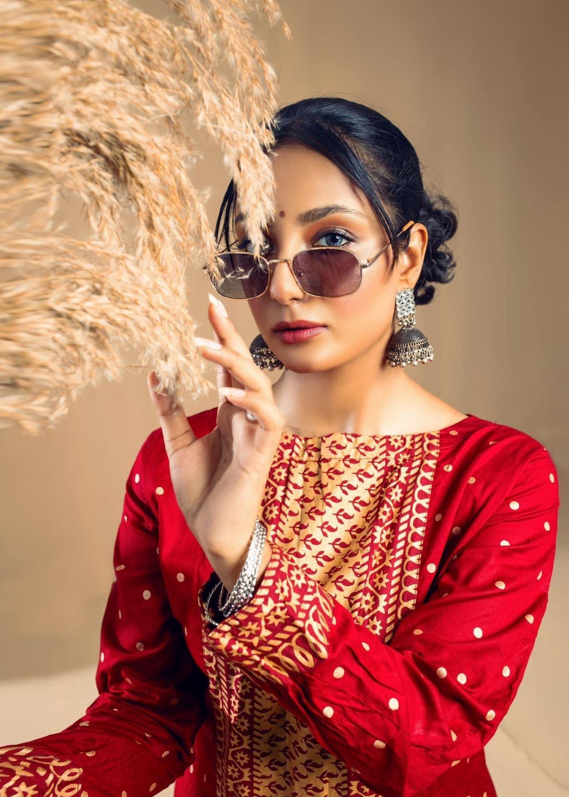 linen Lehenga in Maroon