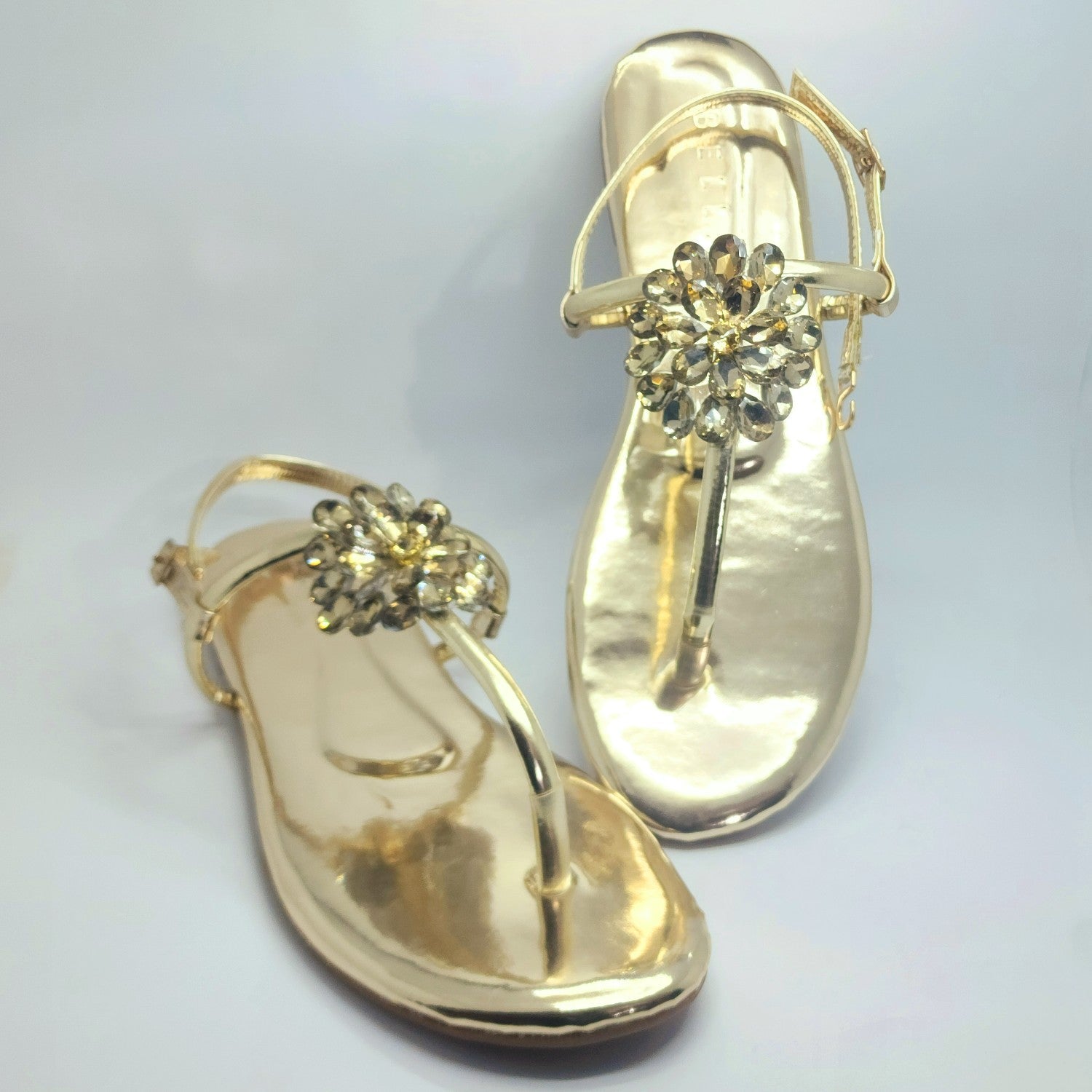 Flats in Gold by - High Quality Women Flats WKY3907