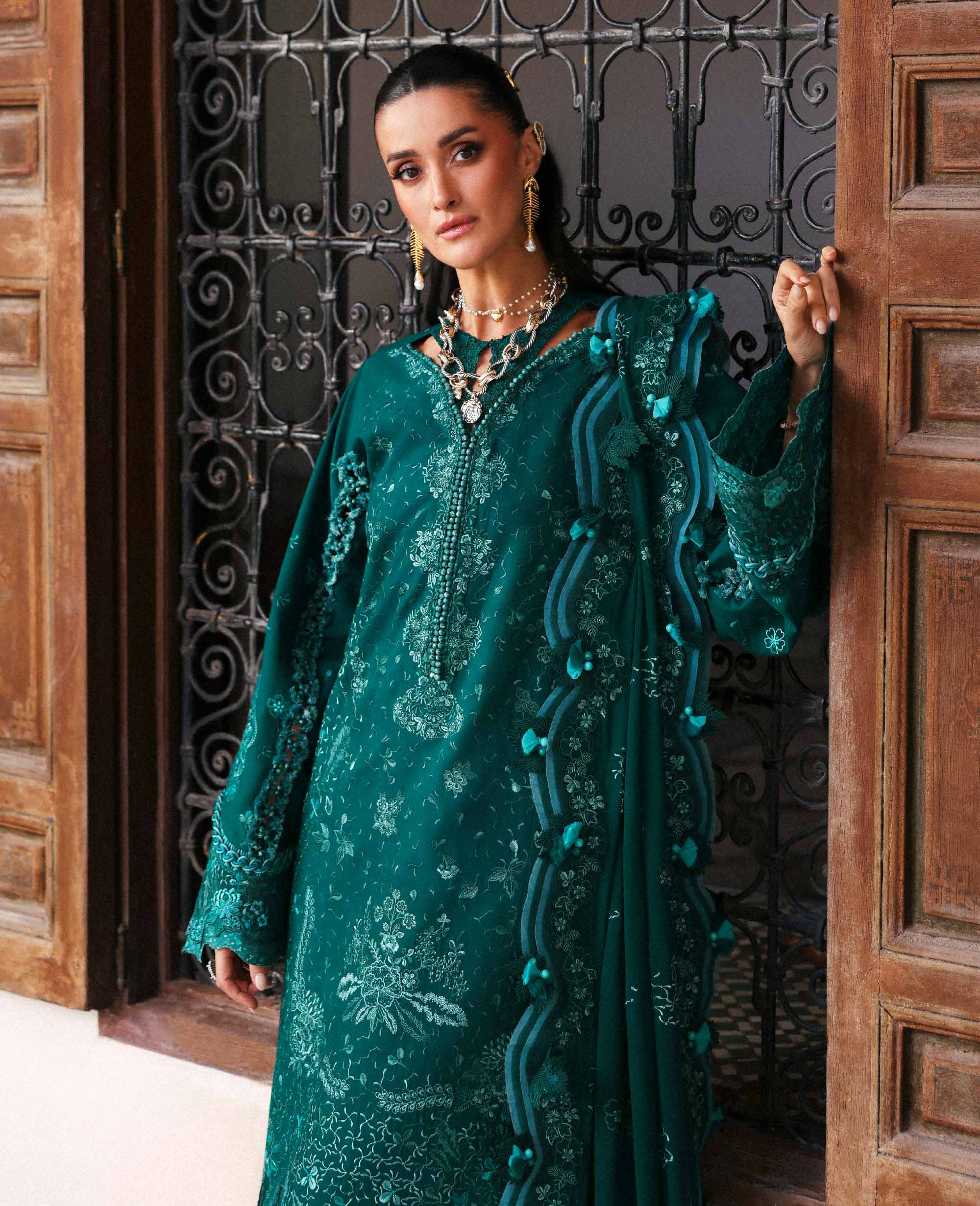 Republic Reine Eid Luxury Lawn – Luna