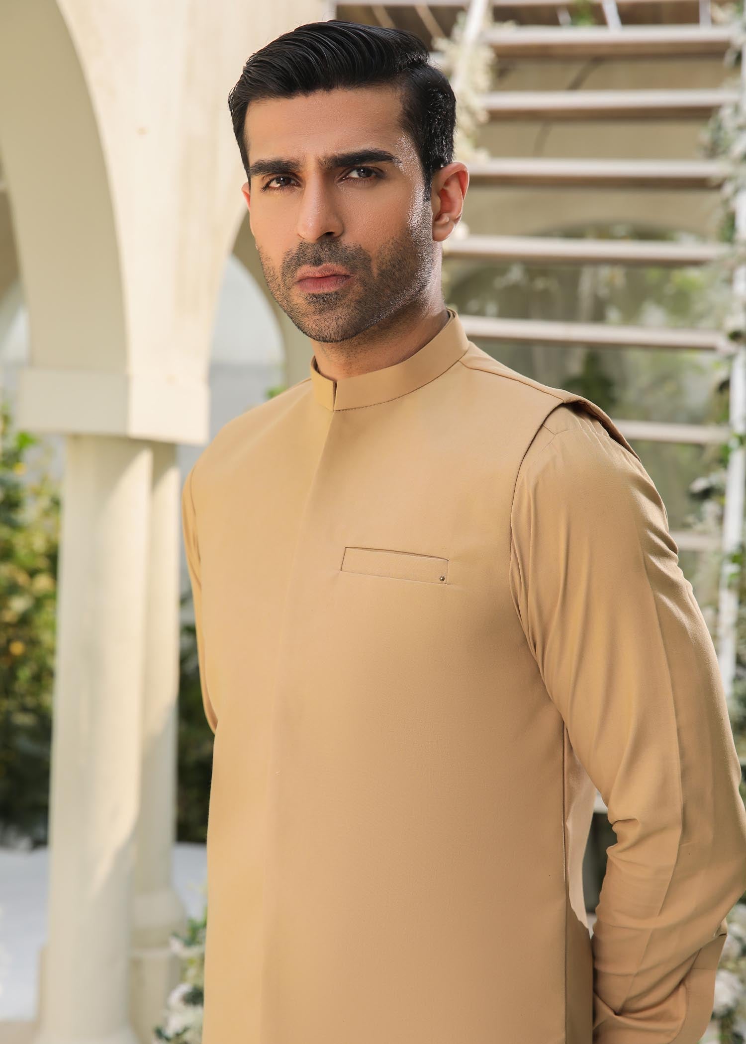 wash & wear Waistcoat in Camel brown