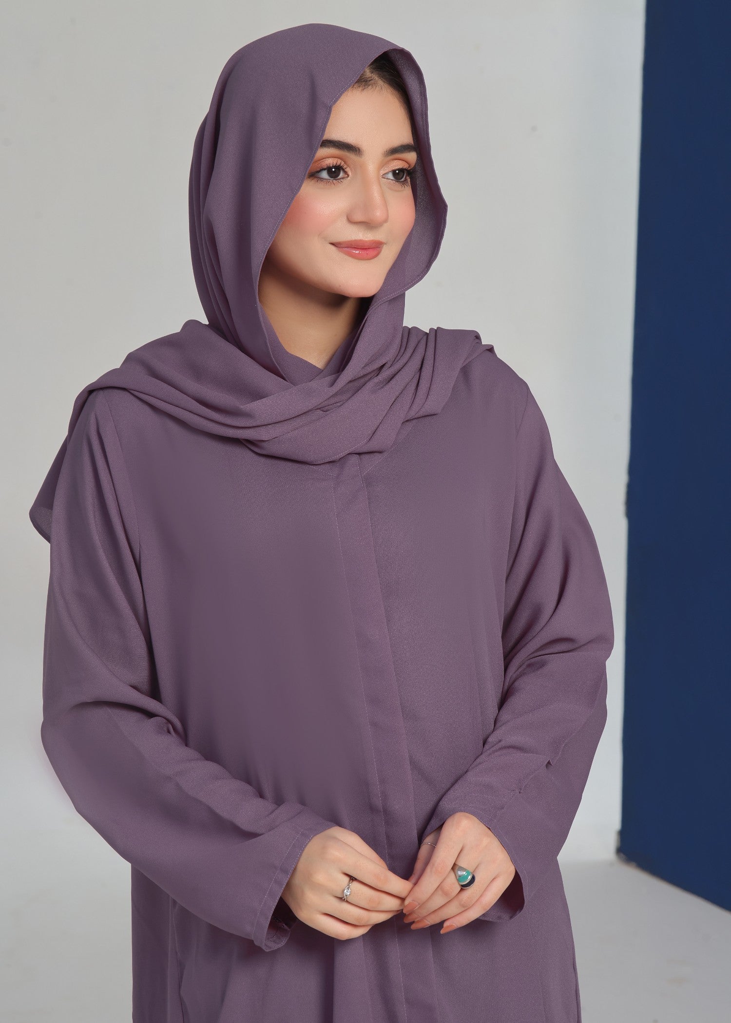 peach wool Abaya in Plum