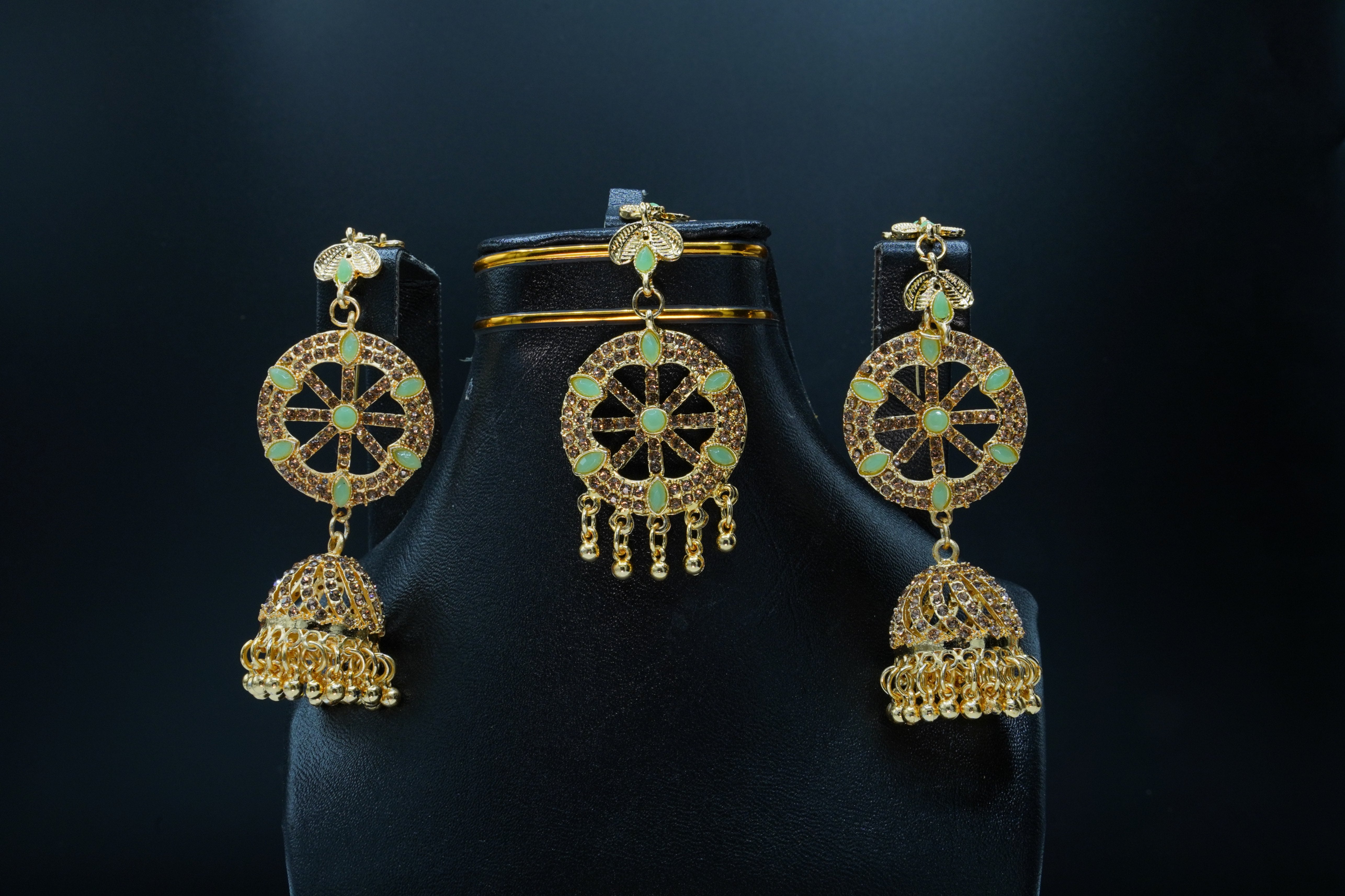 Jewelry Set in Mint green, golden orange Color by - Trendy Women Jewelry Set ZUJ6372