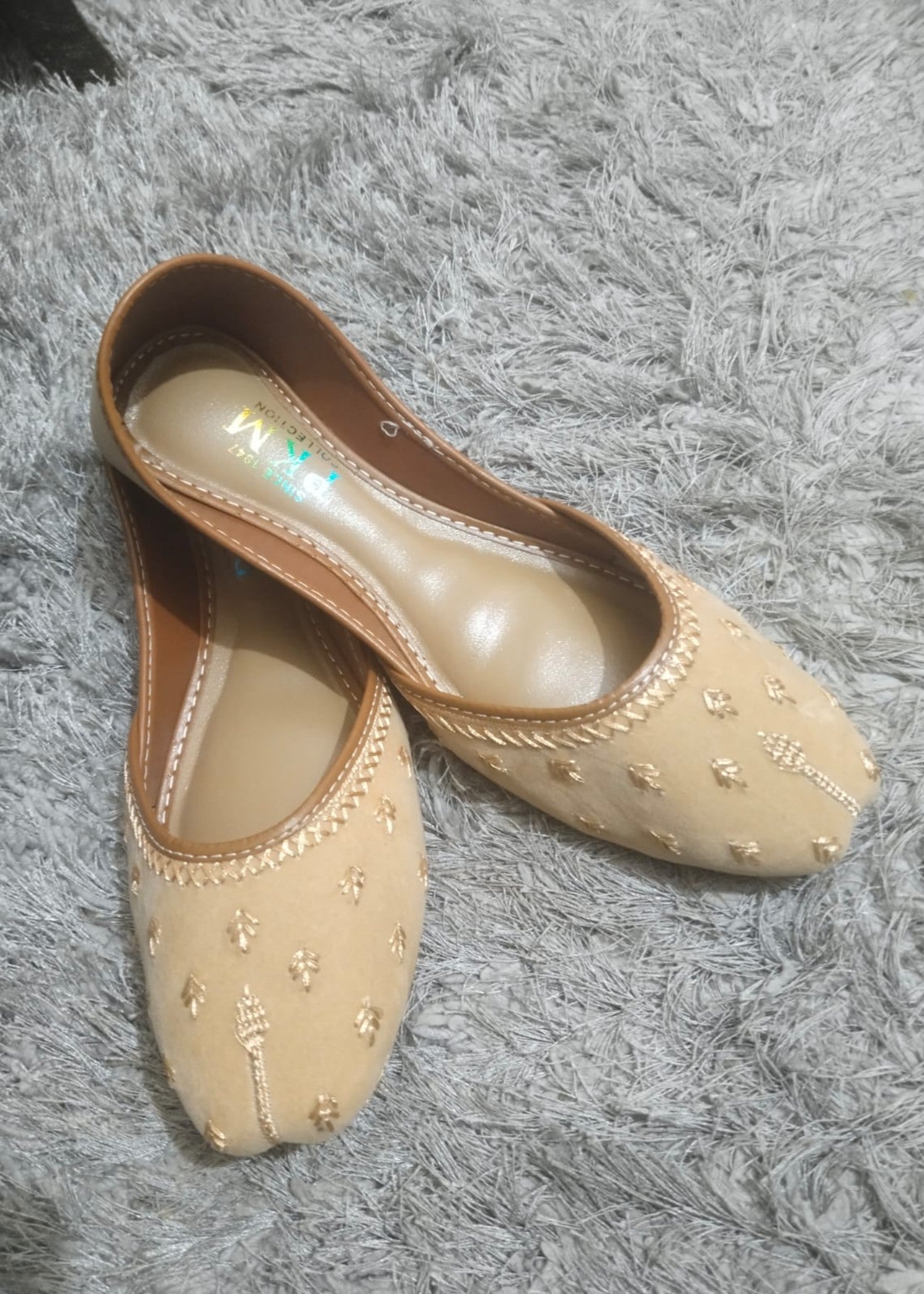 Khussa in Cream by - High Quality Women Khussa QXA5491