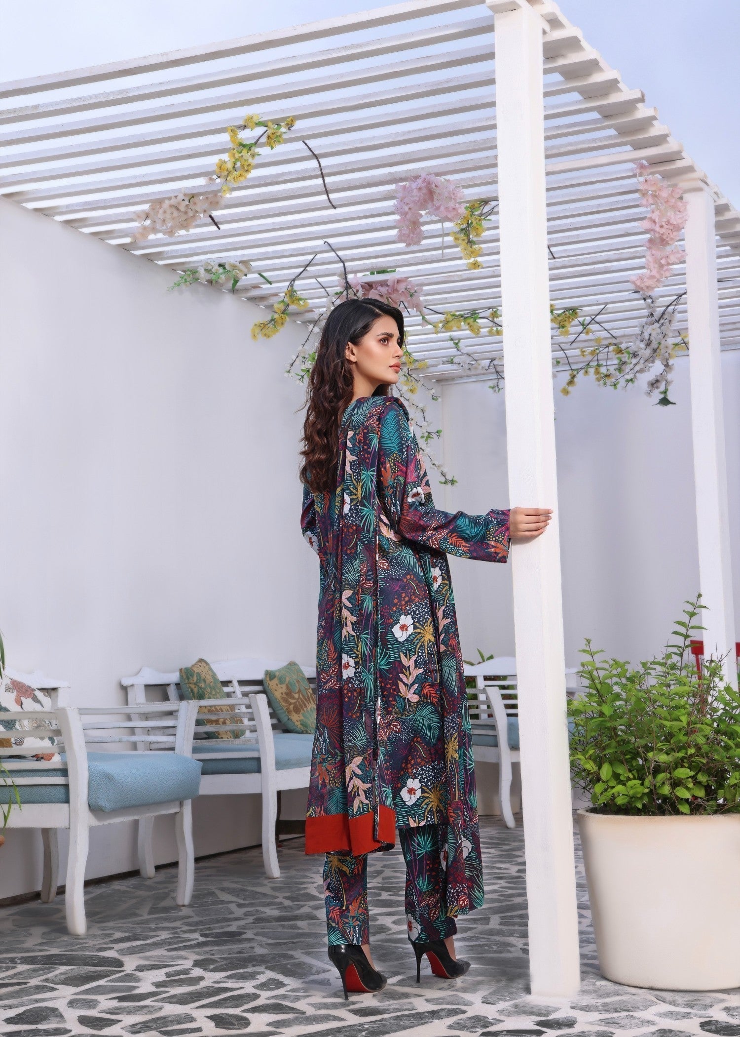 lawn Kurta Set in Multi