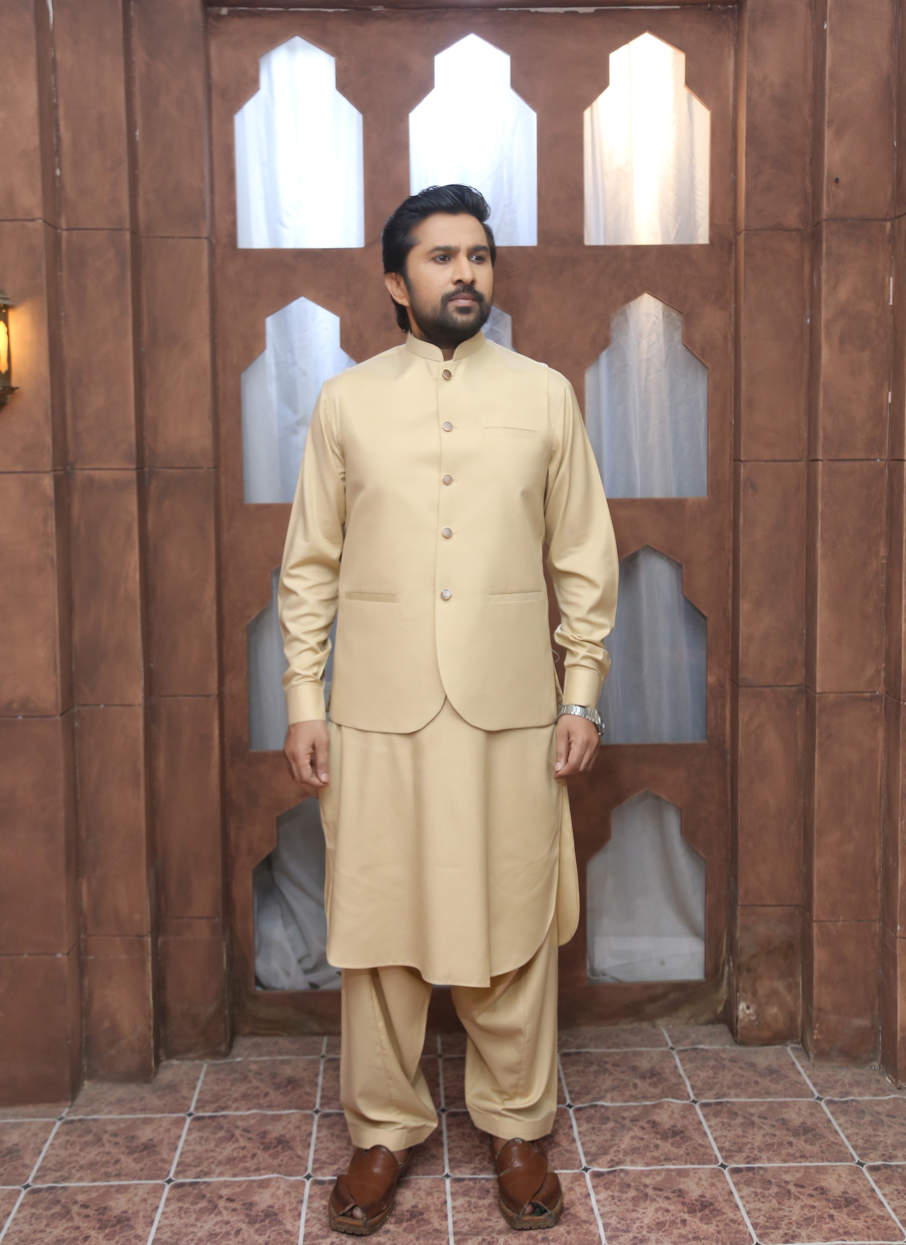 wash & wear Waistcoat in Beige