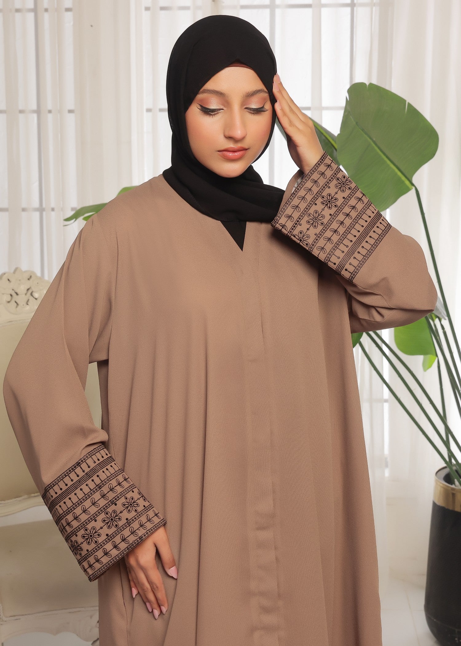 georgette Abaya in Beige