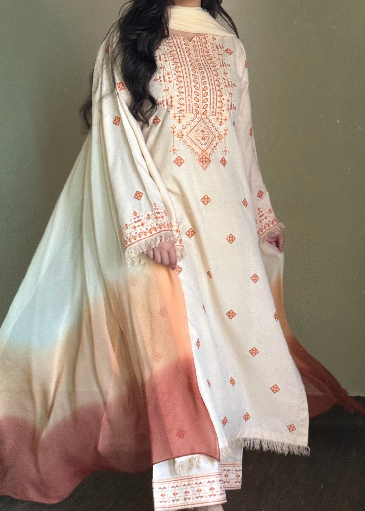lawn cotton Kurta Set in Ivory, peach orange