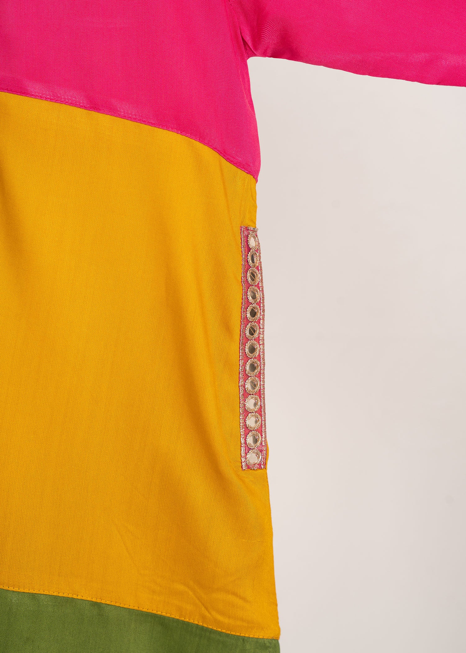 charmuse/shamooz Kurti in Multi