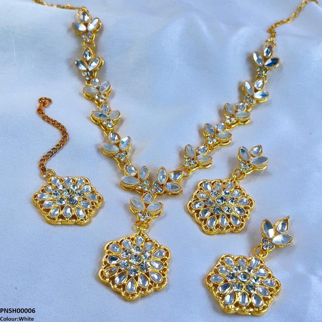 Jewelry Set in White Color by - Trendy Women Jewelry Set HDN8187