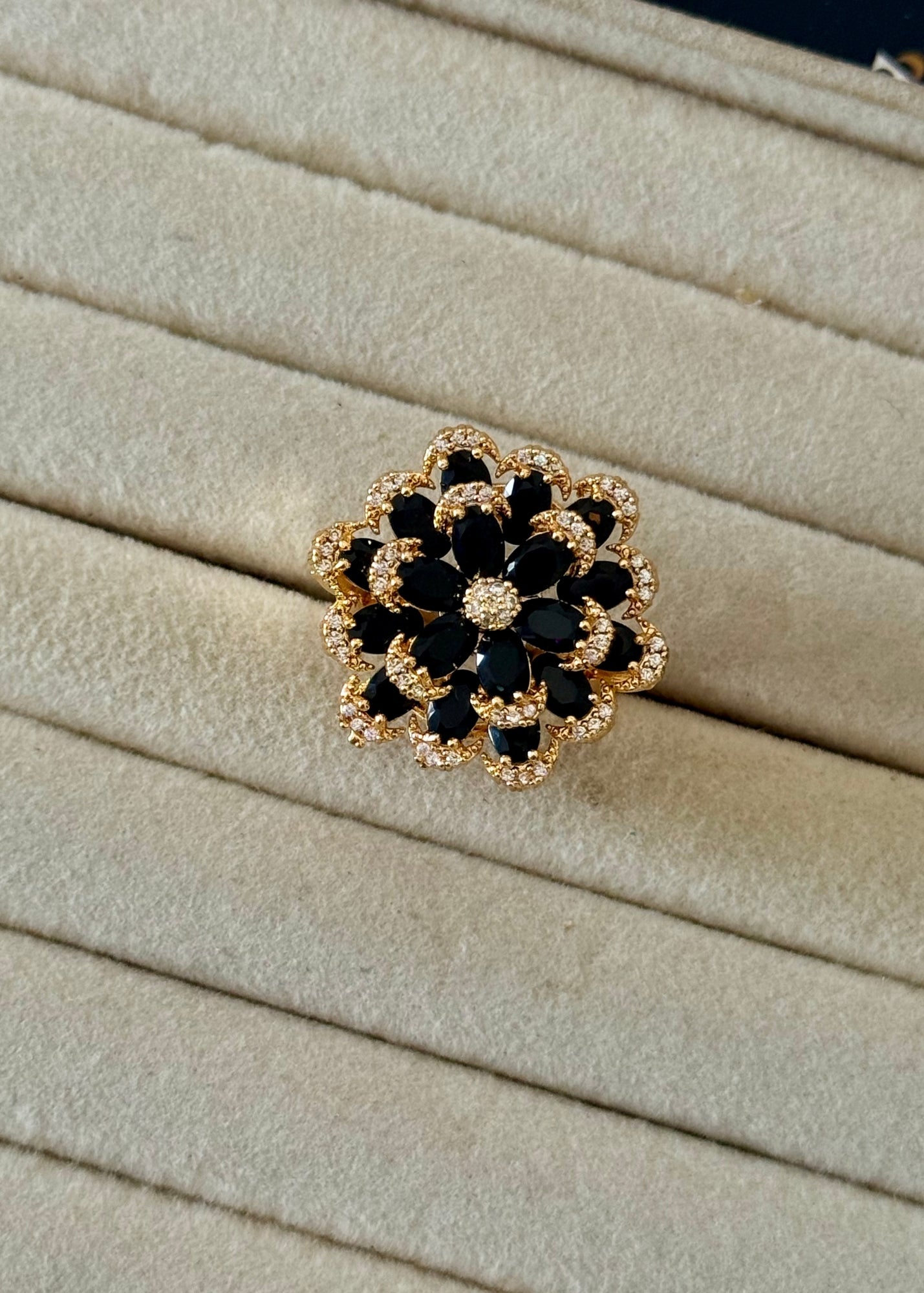 Ring in Gold, black Color by - Trendy Women Ring FMC3542