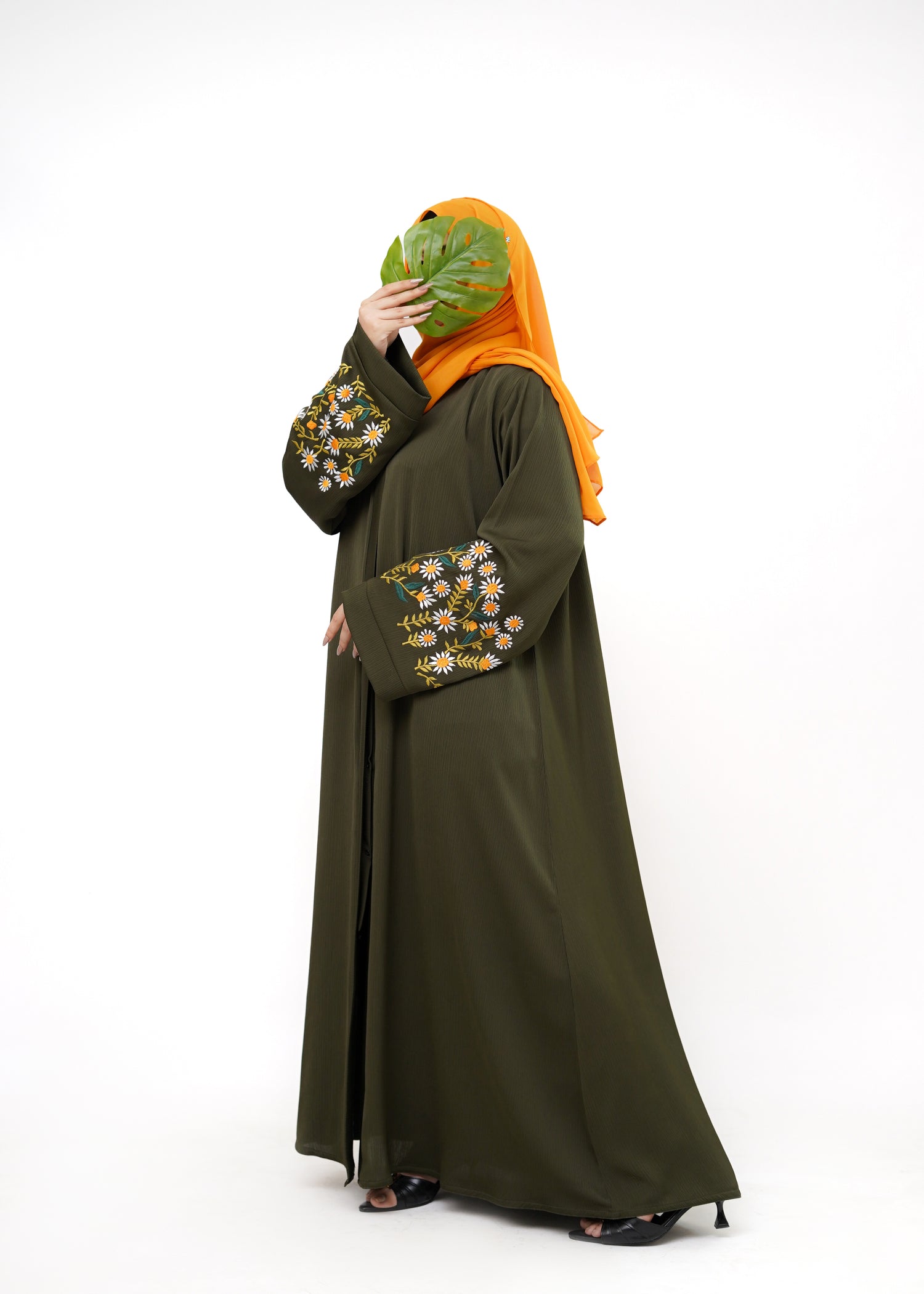 nidha Abaya in Olive green, army green
