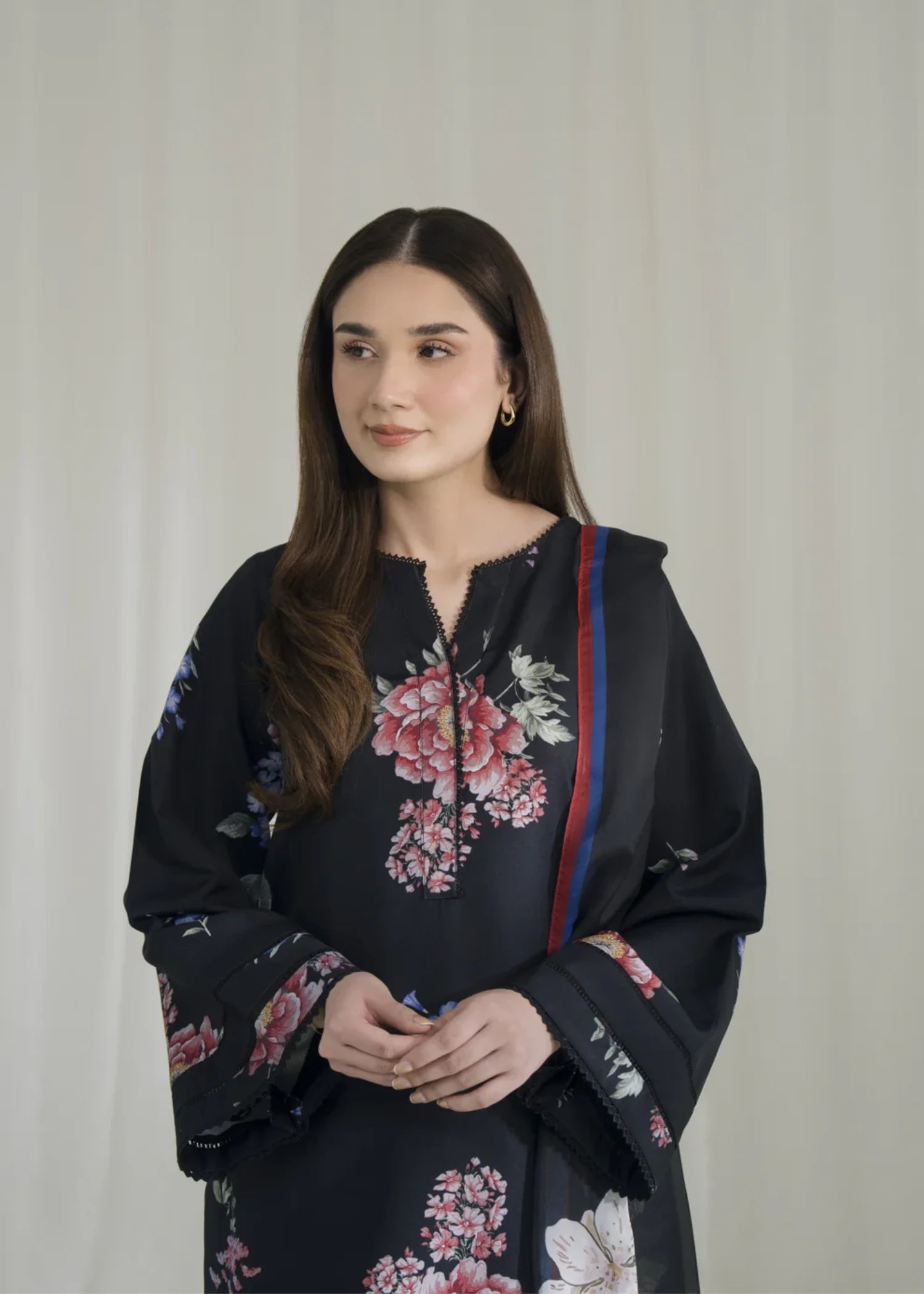 pk crepe Kurta Set in Black