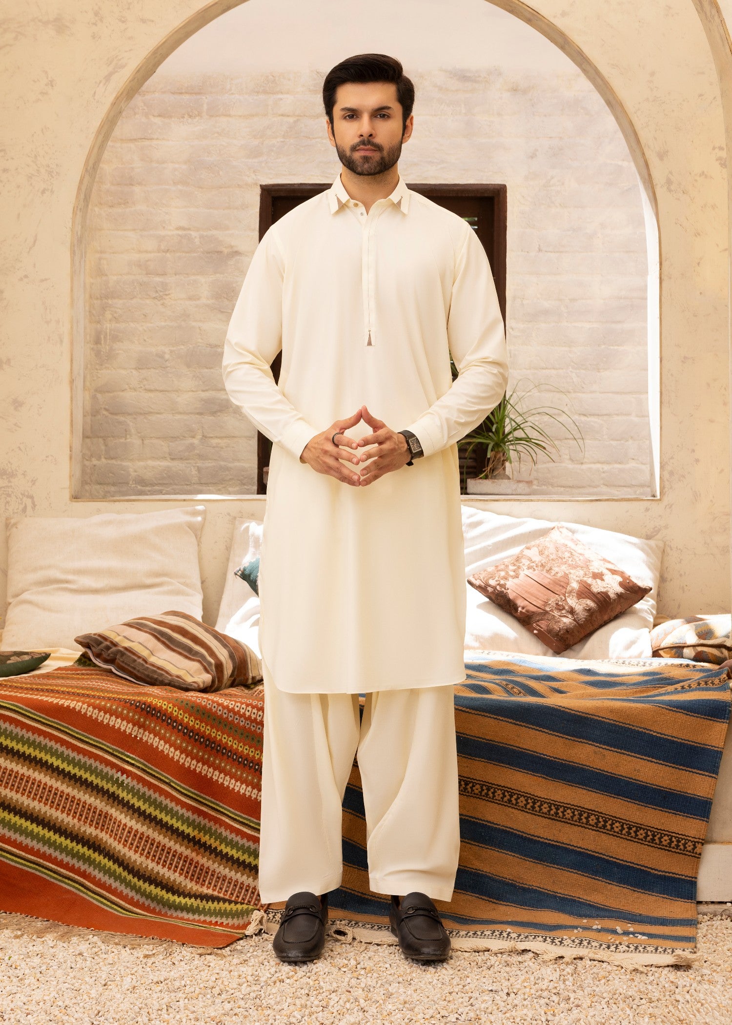 wash & wear Shalwar Kameez in Cream