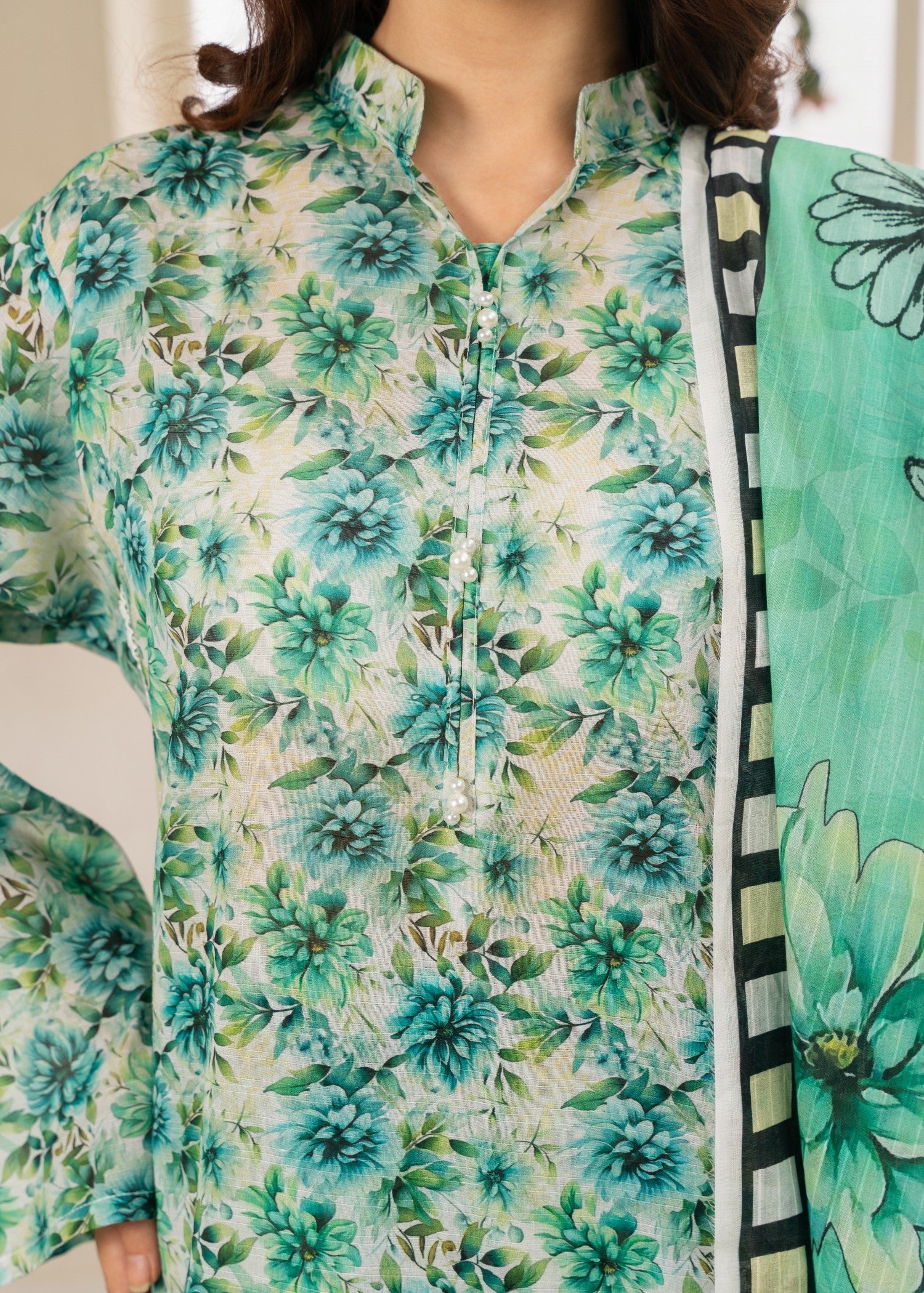 lawn Kurta Set in Meadow green