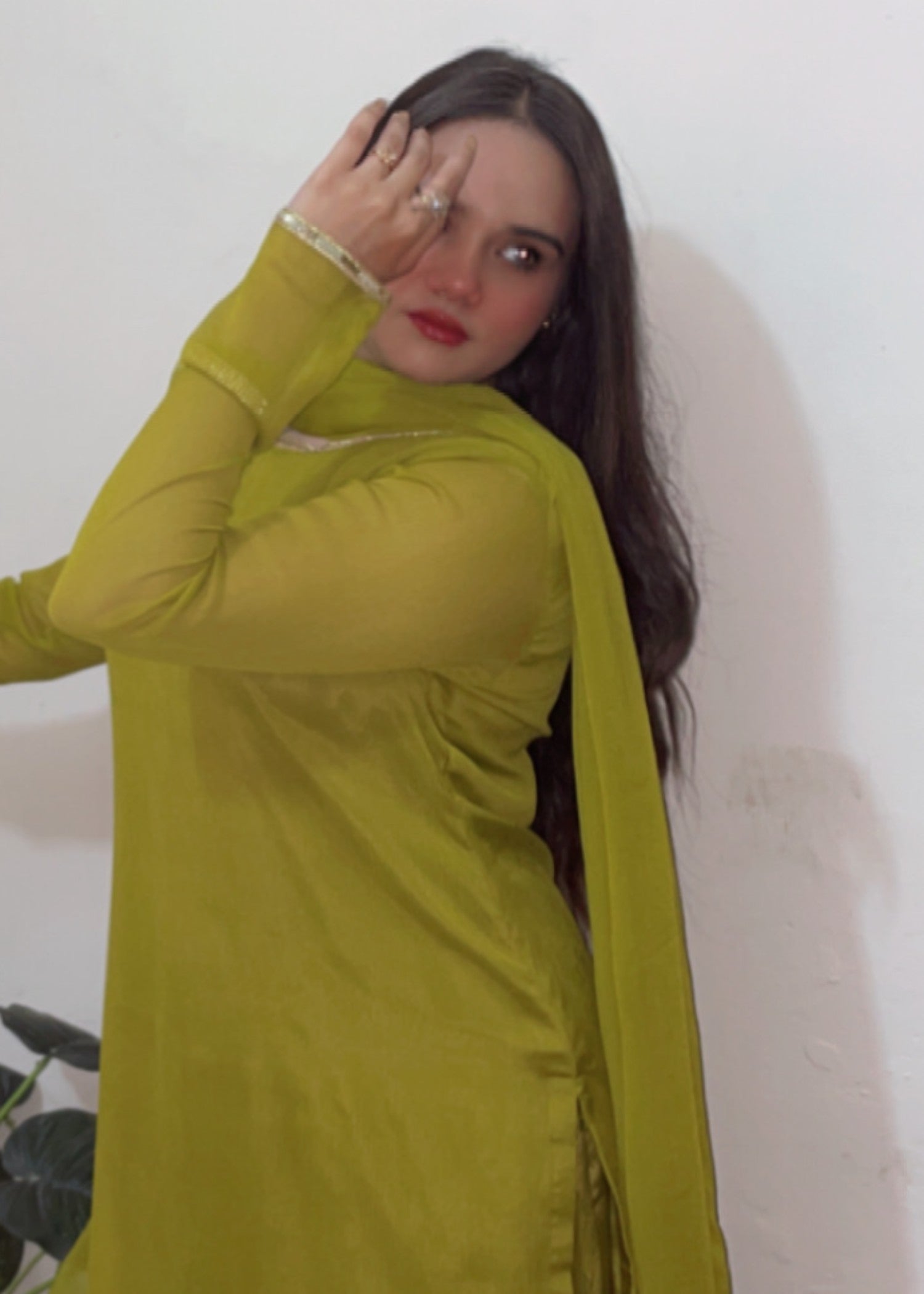 bemberg crinkle chiffon Kurta Set in Olive green