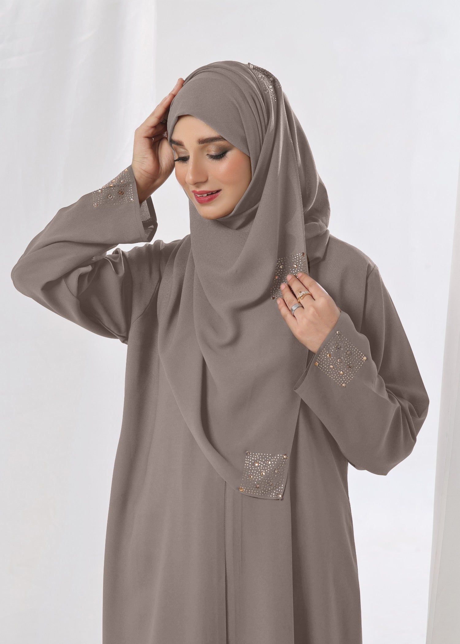 georgette Abaya in Grey