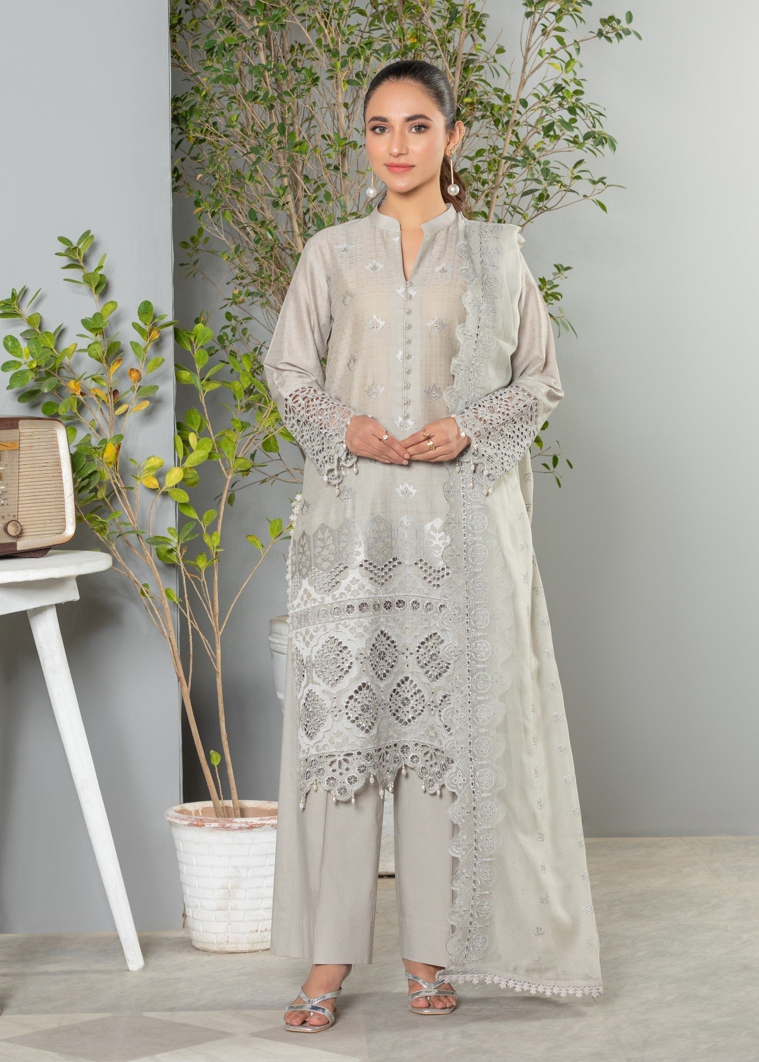 chikankari cotton Kurta Set in Grey