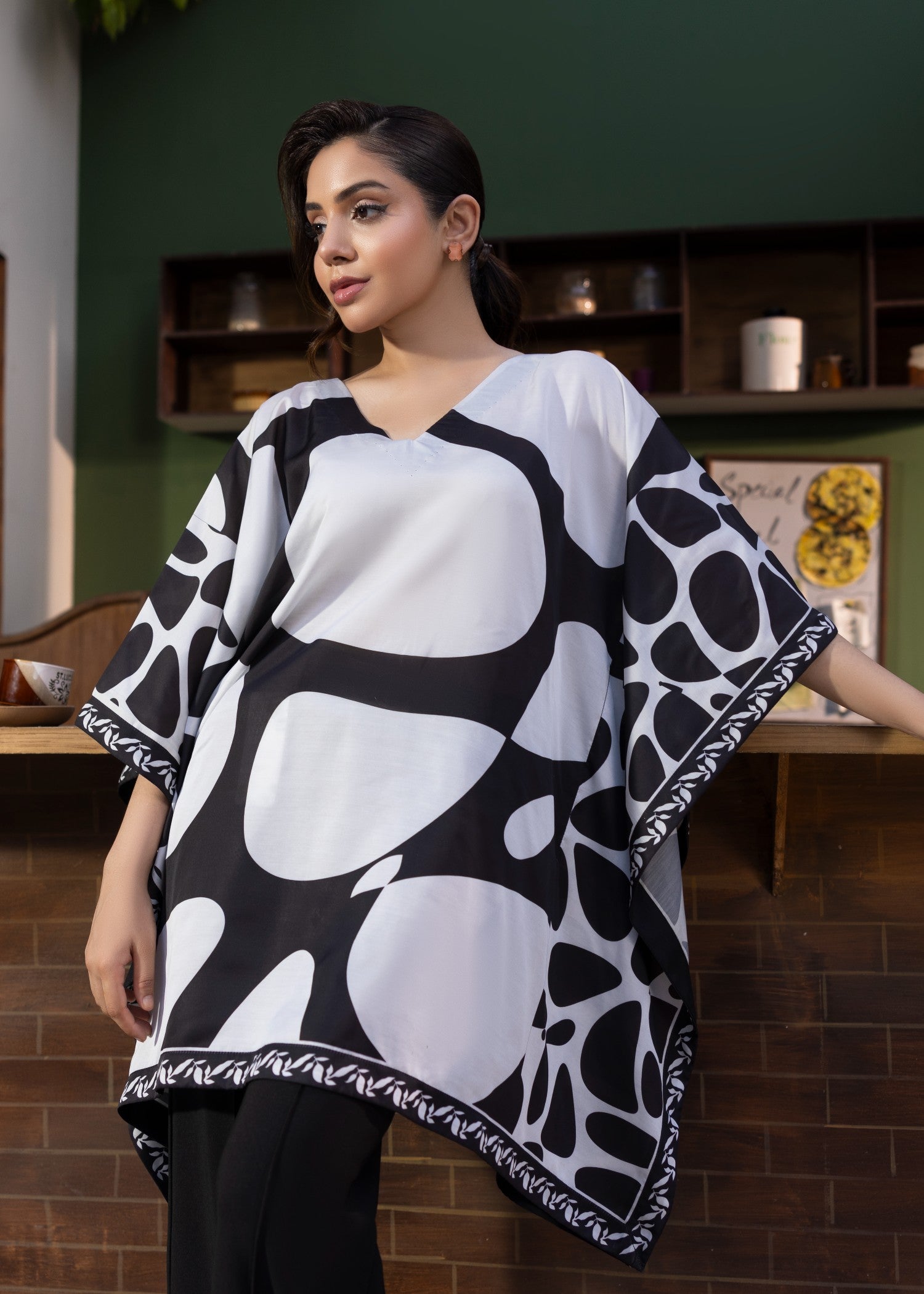silk Kaftan in White, black