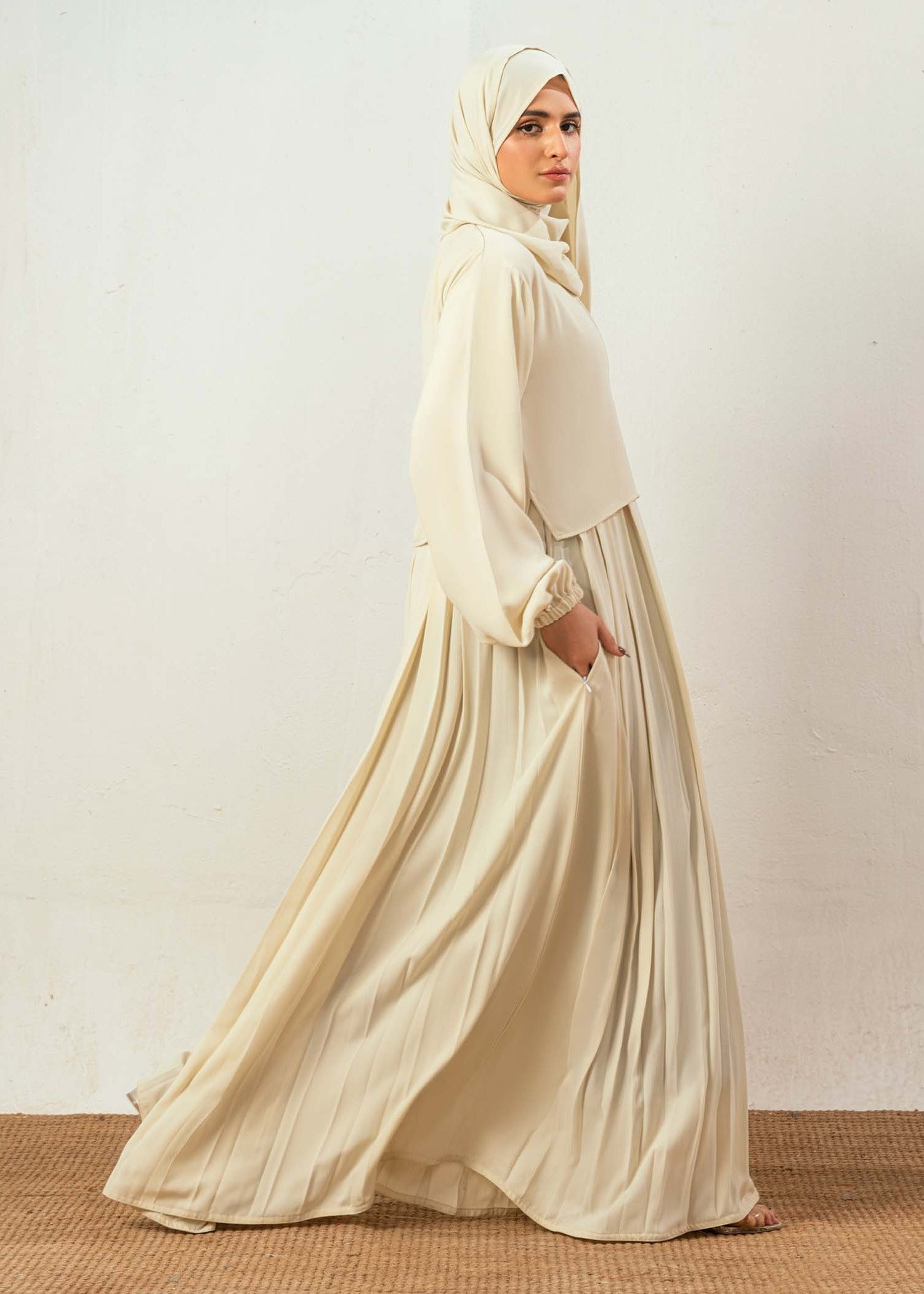 khaddar Abaya in Ivory