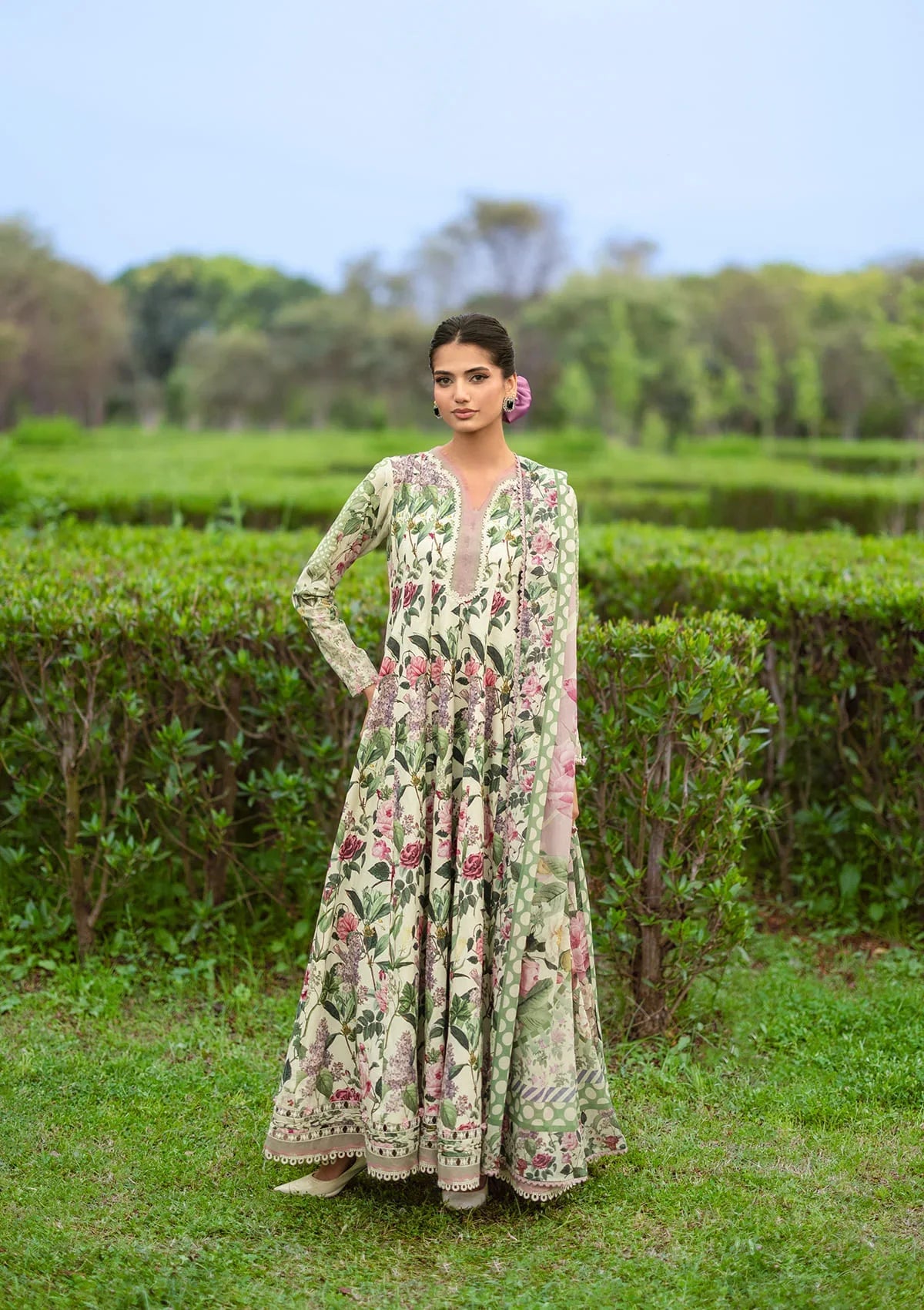Bridgerton Prints Lawn – EPB-3B PETALINE