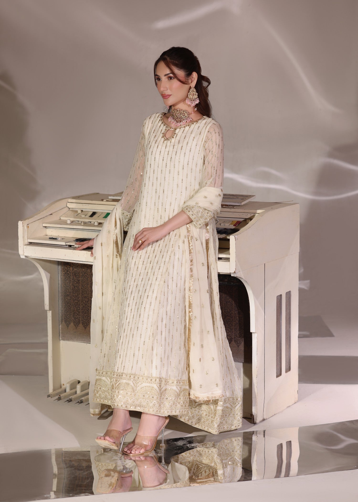 chiffon Pishwas in Off-white