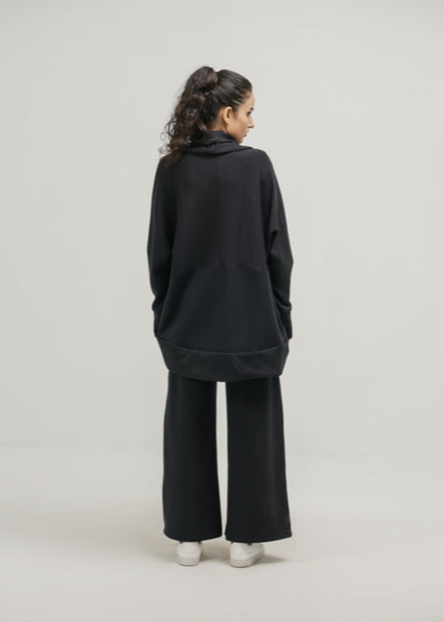 poly modal Cardigan in Black