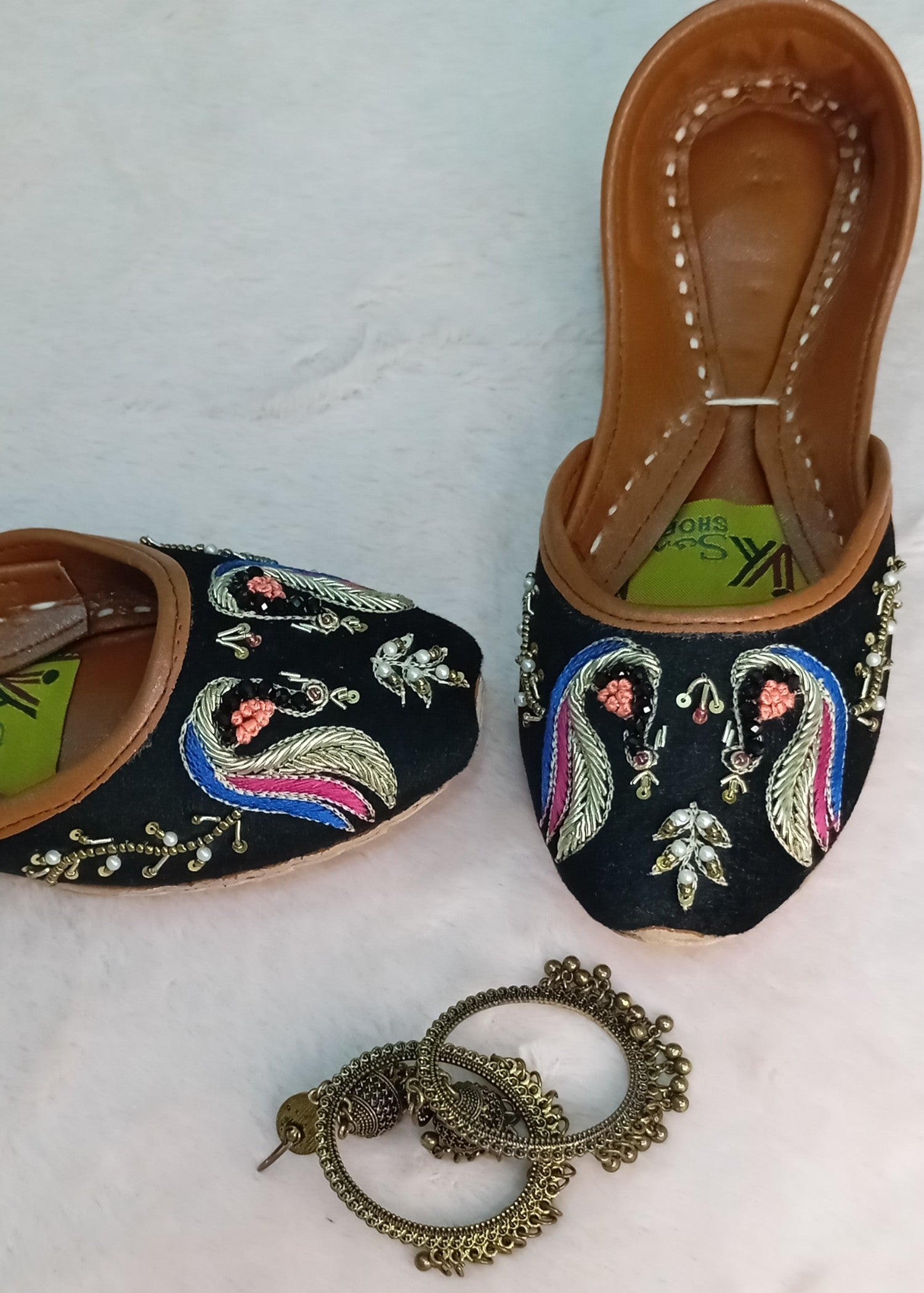 Khussa in Matte black by - High Quality Women Khussa LMS1893