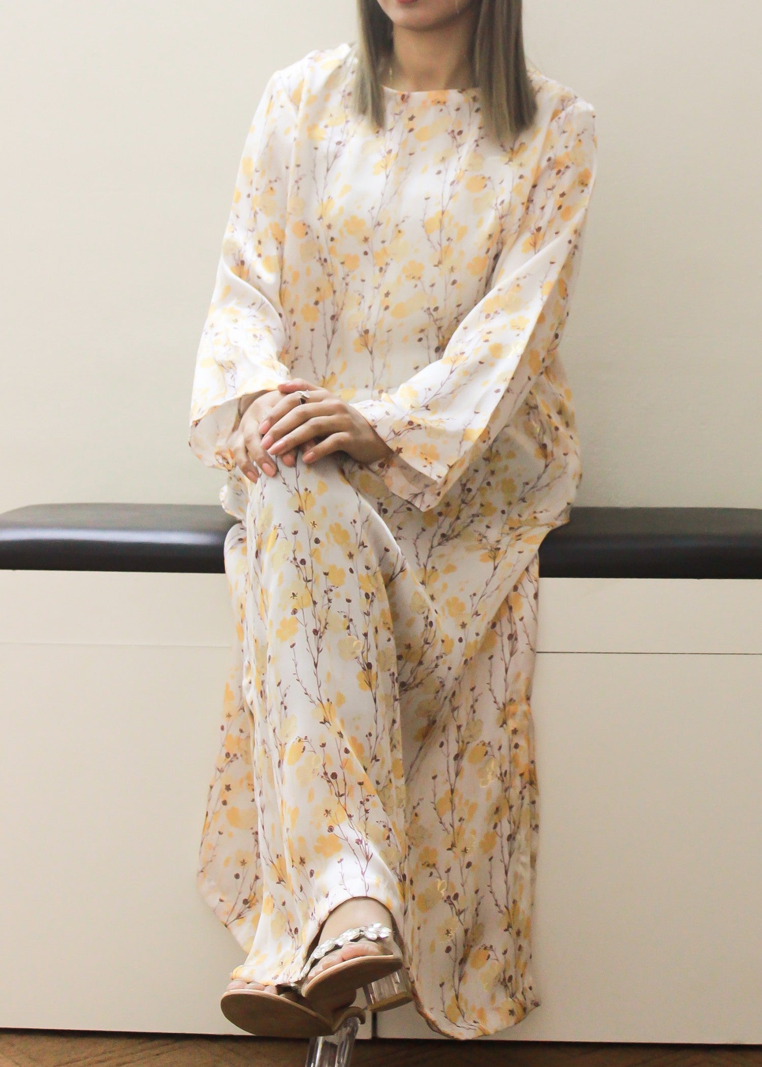 silk Kaftan in Lemon, off-white, butter