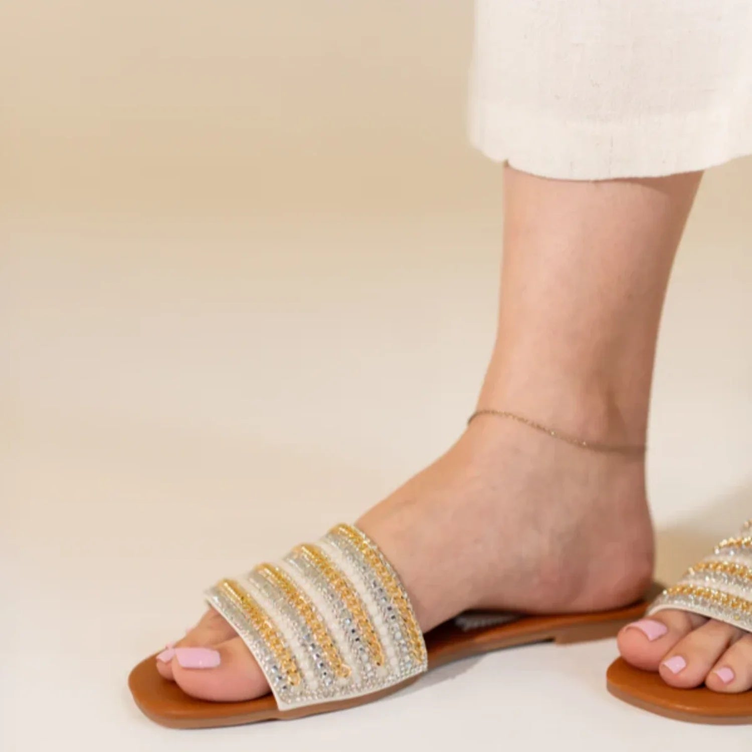 Slides in White by - High Quality Women Slides GTX9851