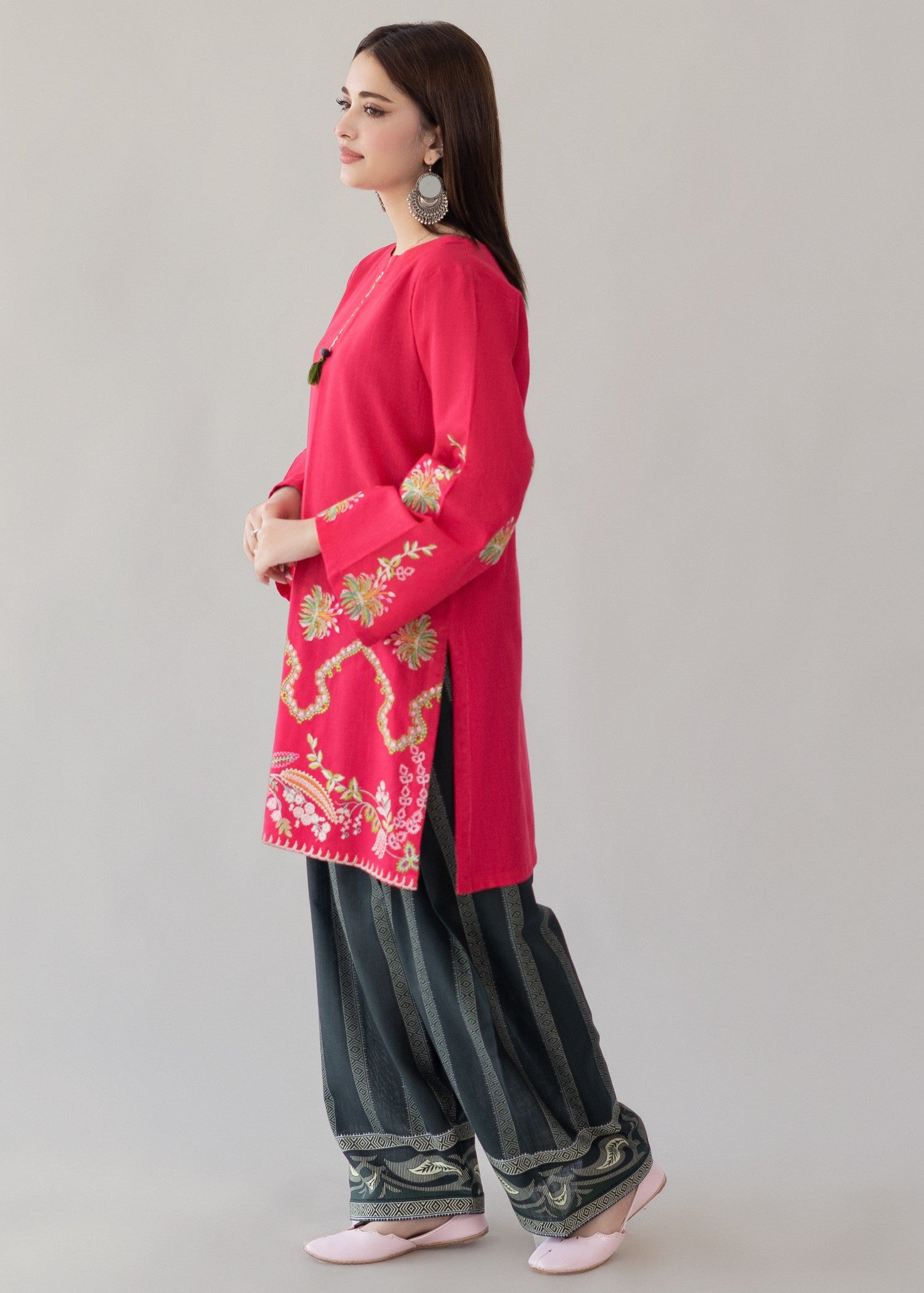 slub khaddar Kurta Set in Shocking pink