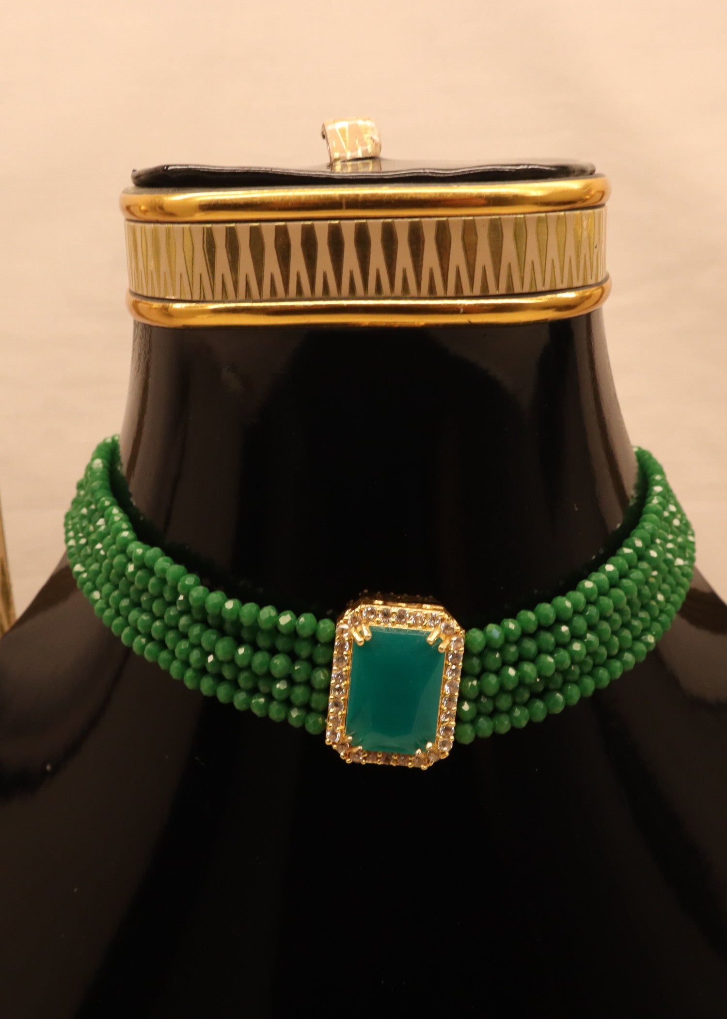 Choker in Green Color by - Trendy Women Choker WBE7400