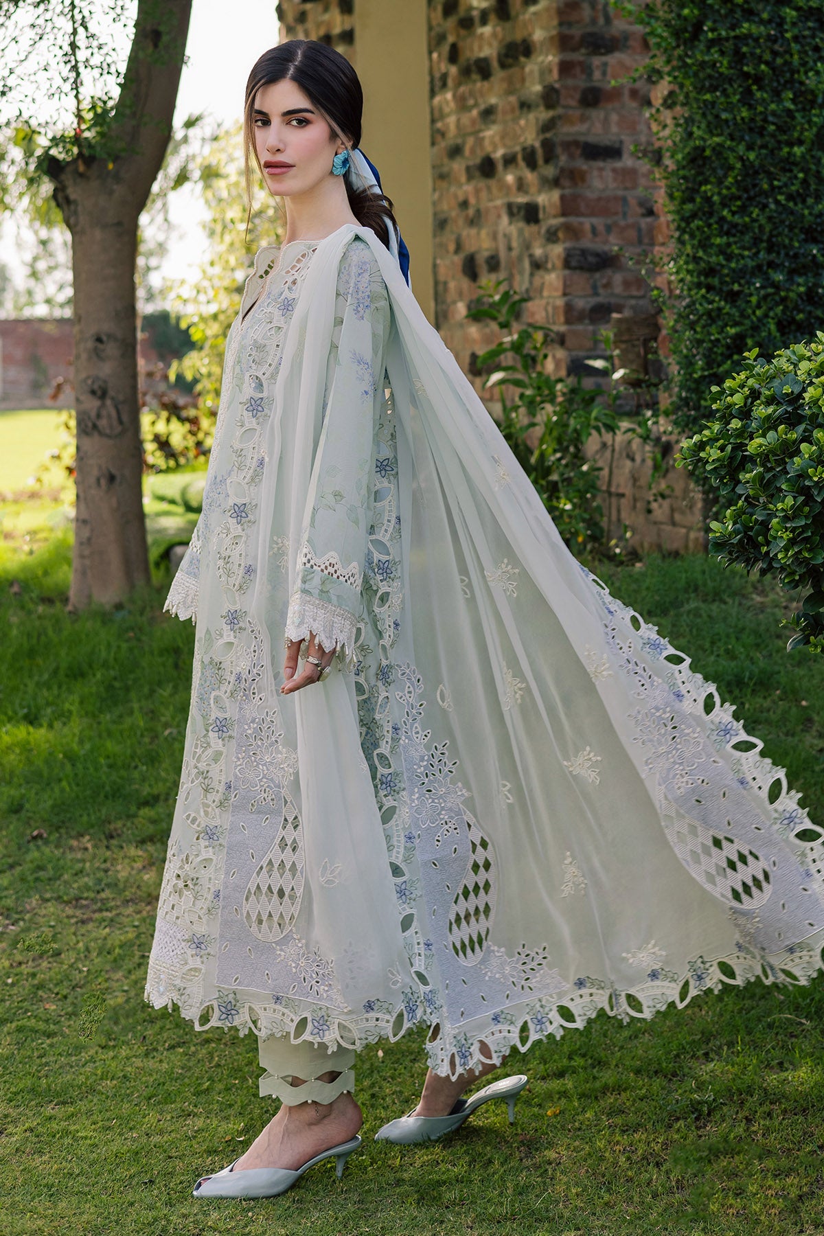 Lily May Lawn – NE-262