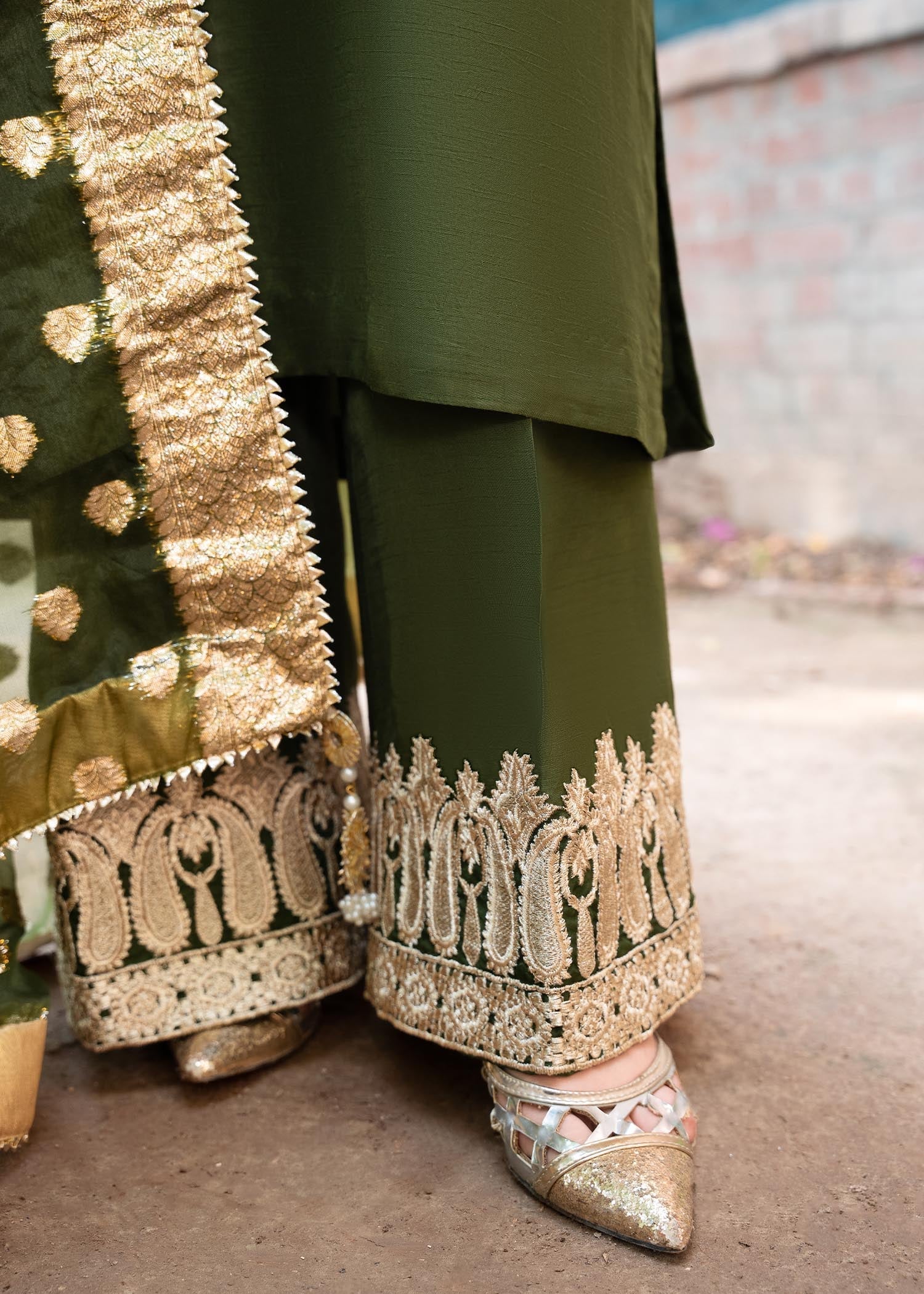 khaddi silk Kurta Set in Green