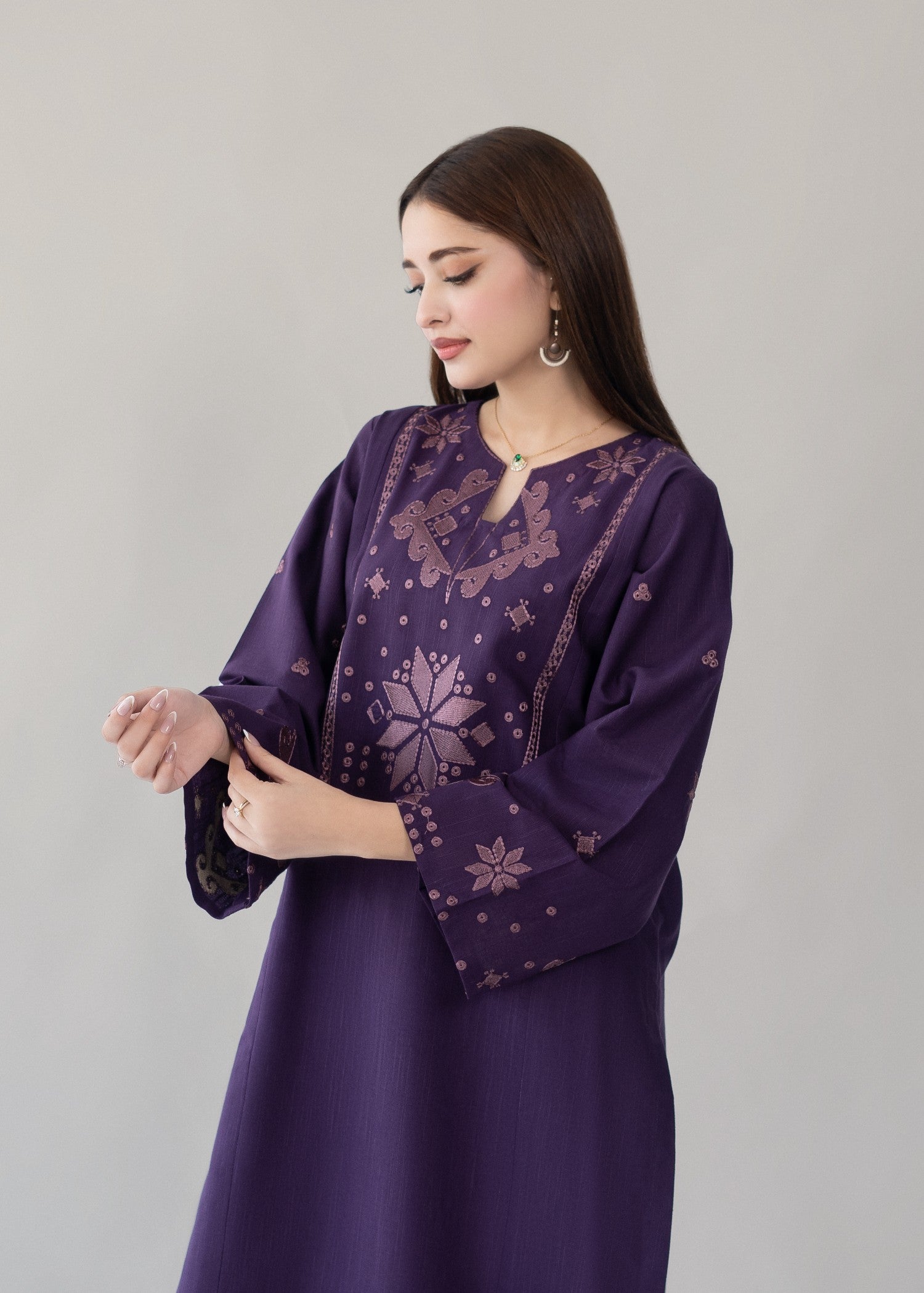 slub khaddar Kurta Set in Black, purple