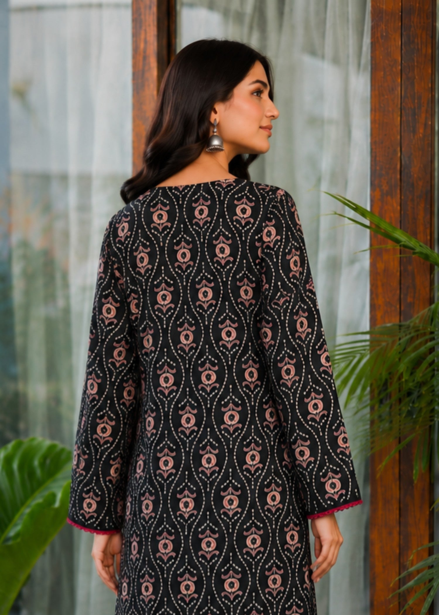 lawn Kurta Set in Black, blood red