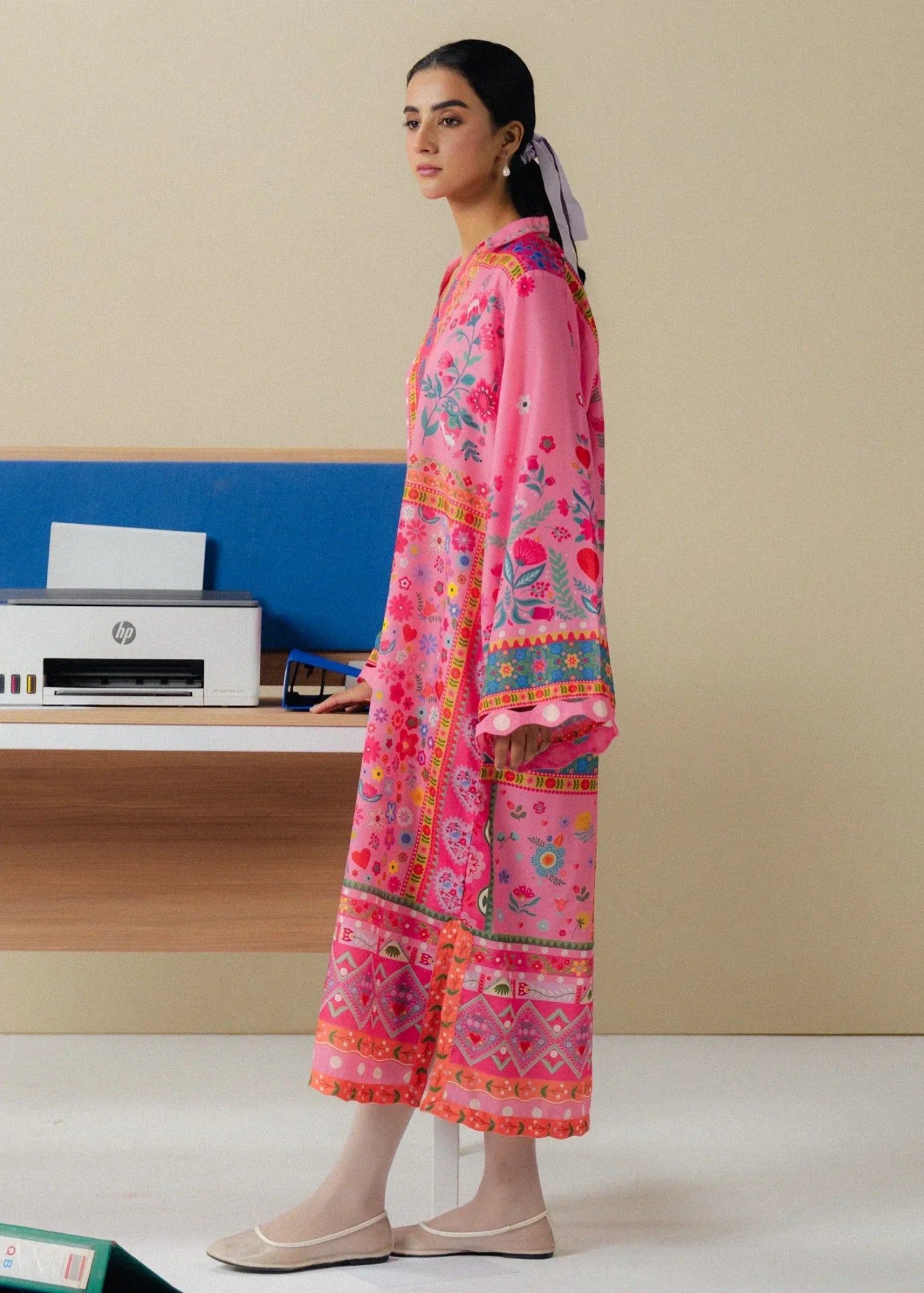 lawn Kaftan in Shocking pink, pink