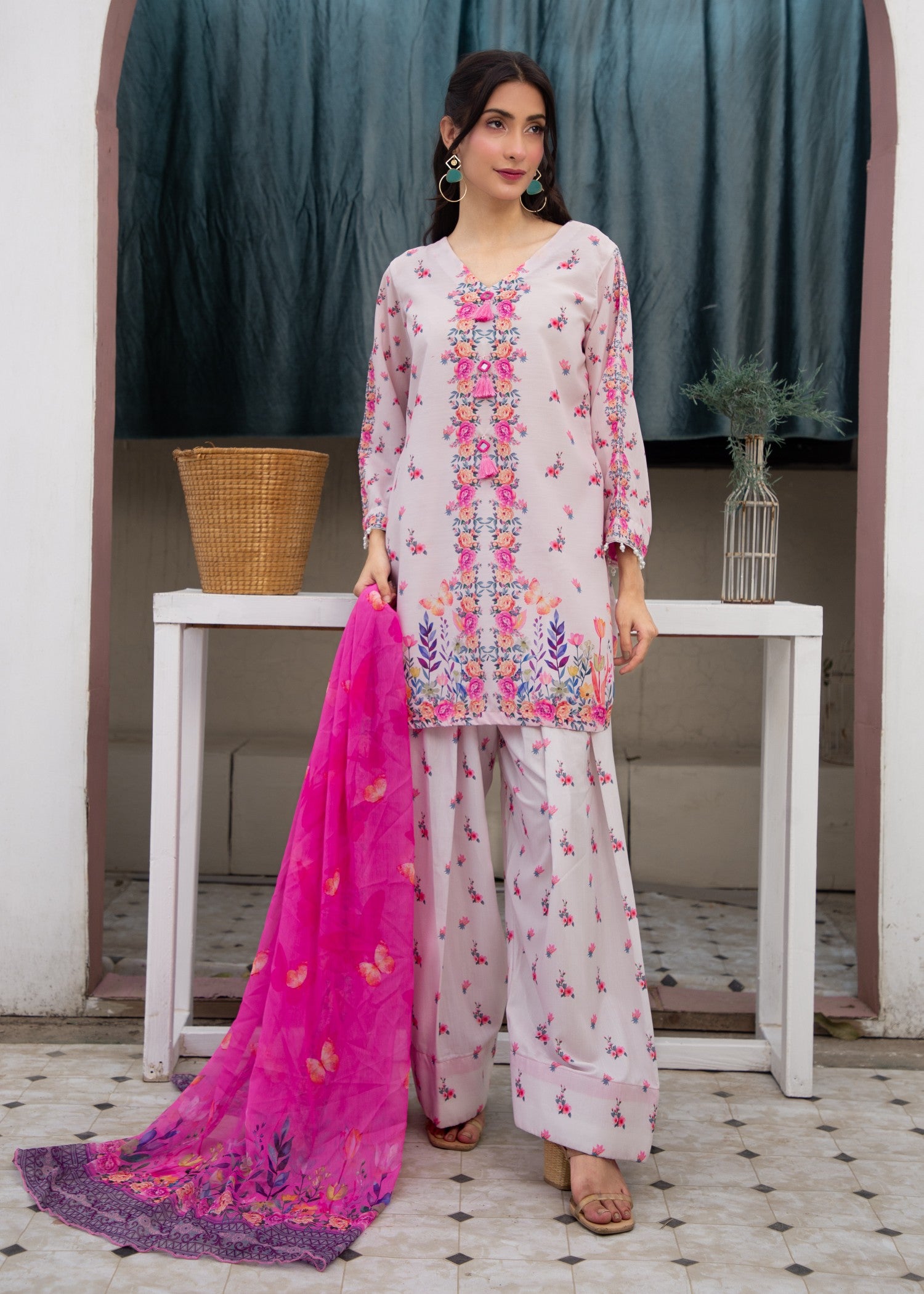 lawn Kurta Set in Pink
