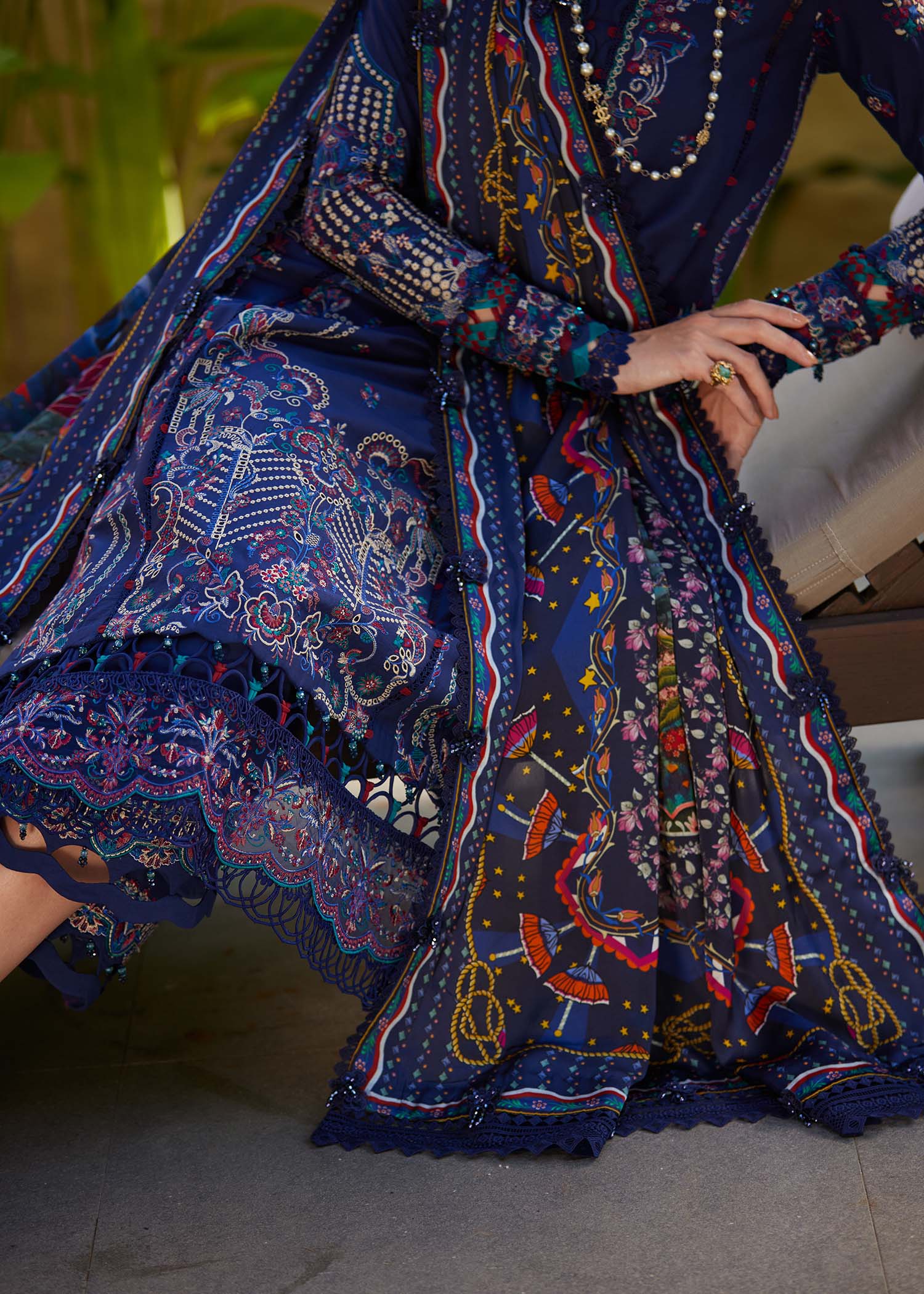Ariya Luxury Lawn – Mehrin