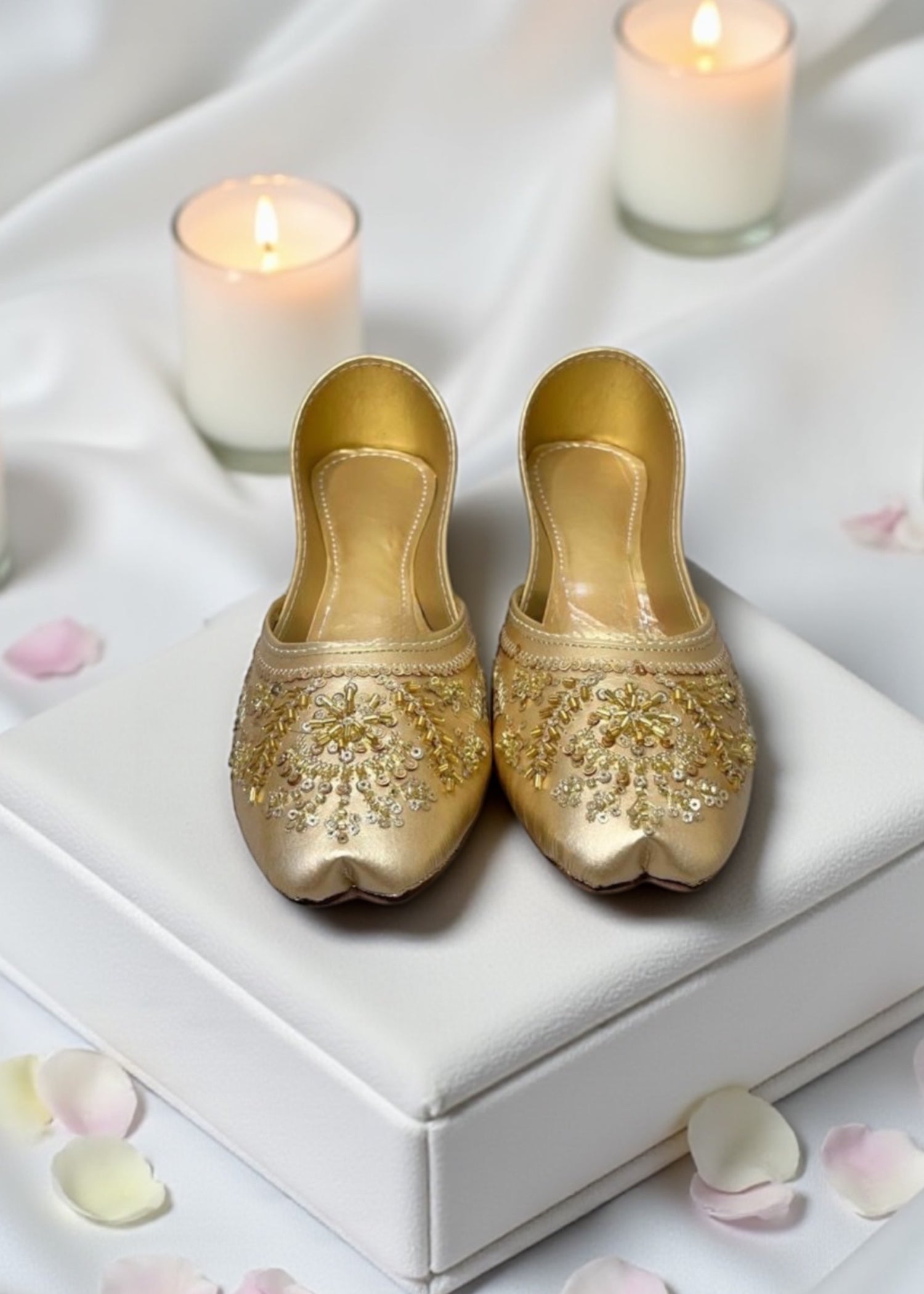 Khussa in Gold by - High Quality Women Khussa EDF3864