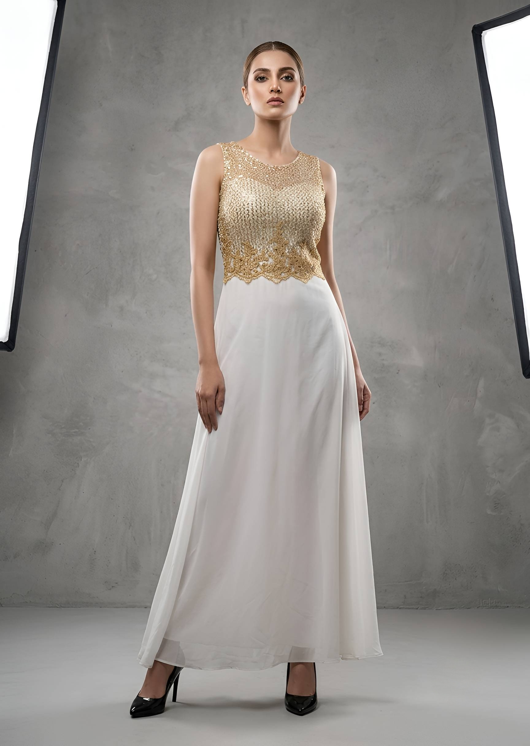 smoky georgette Maxi in White