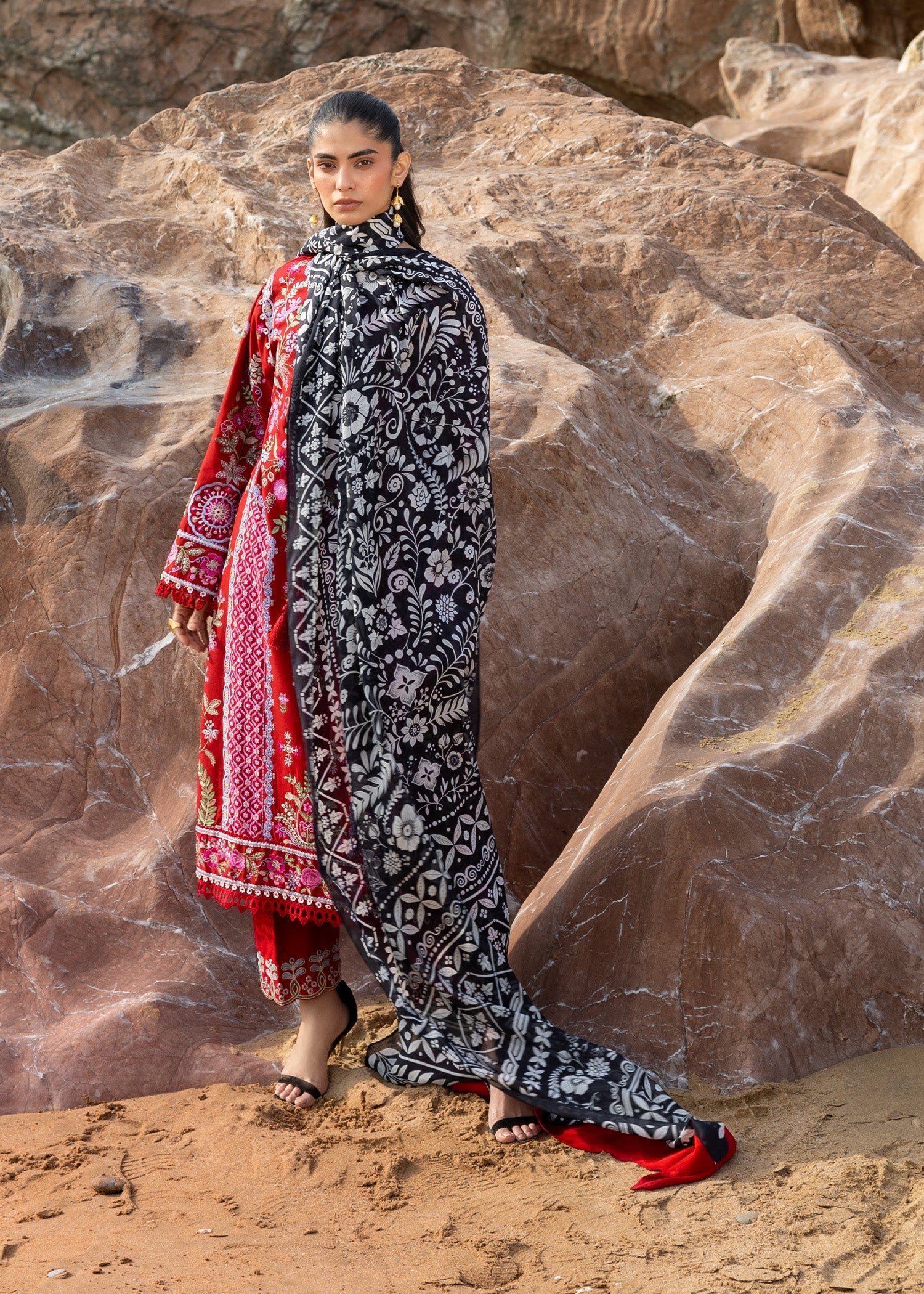 Festive Luxury Lawn – Laal