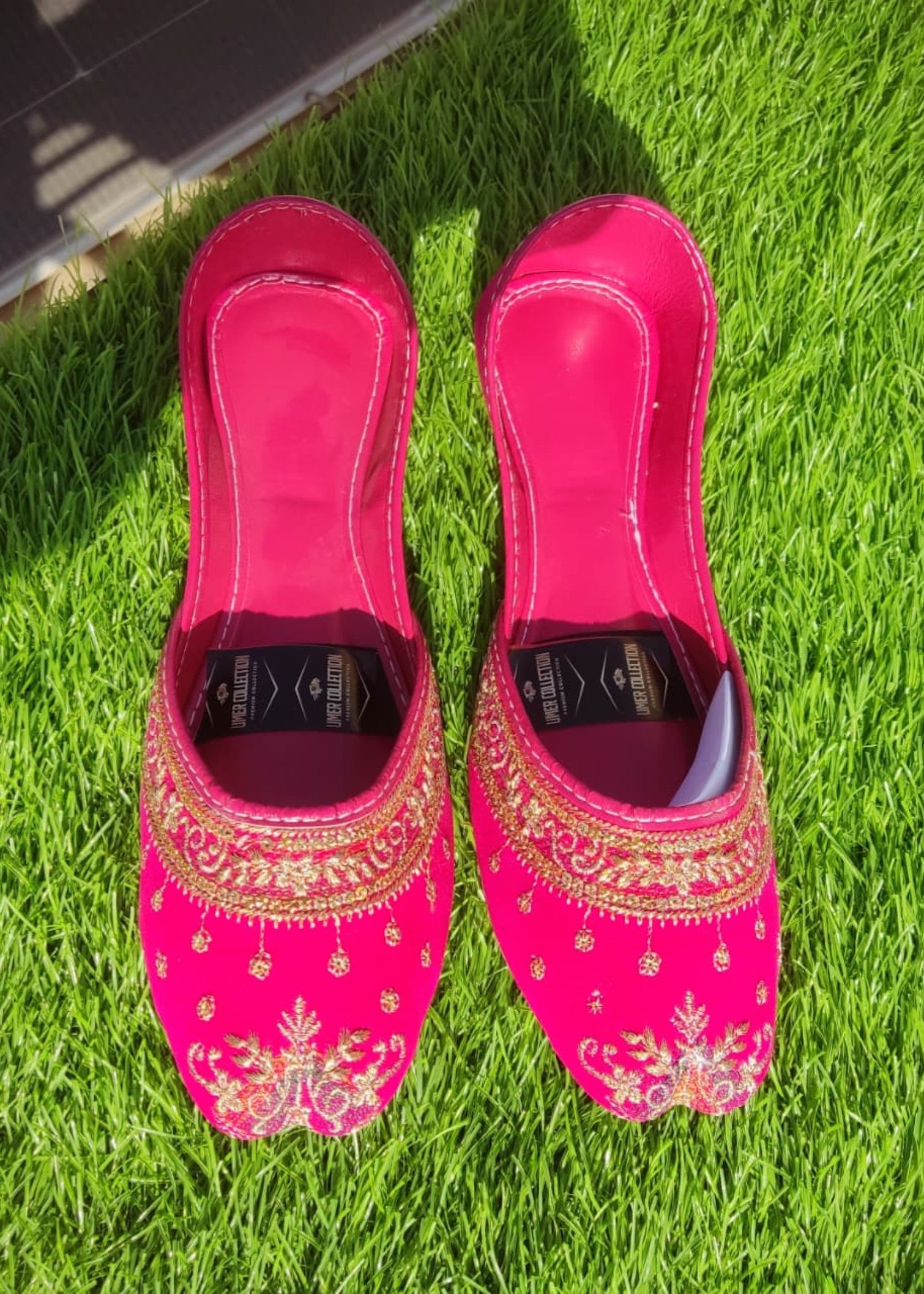 Khussa in Magenta by - High Quality Women Khussa MZD0960