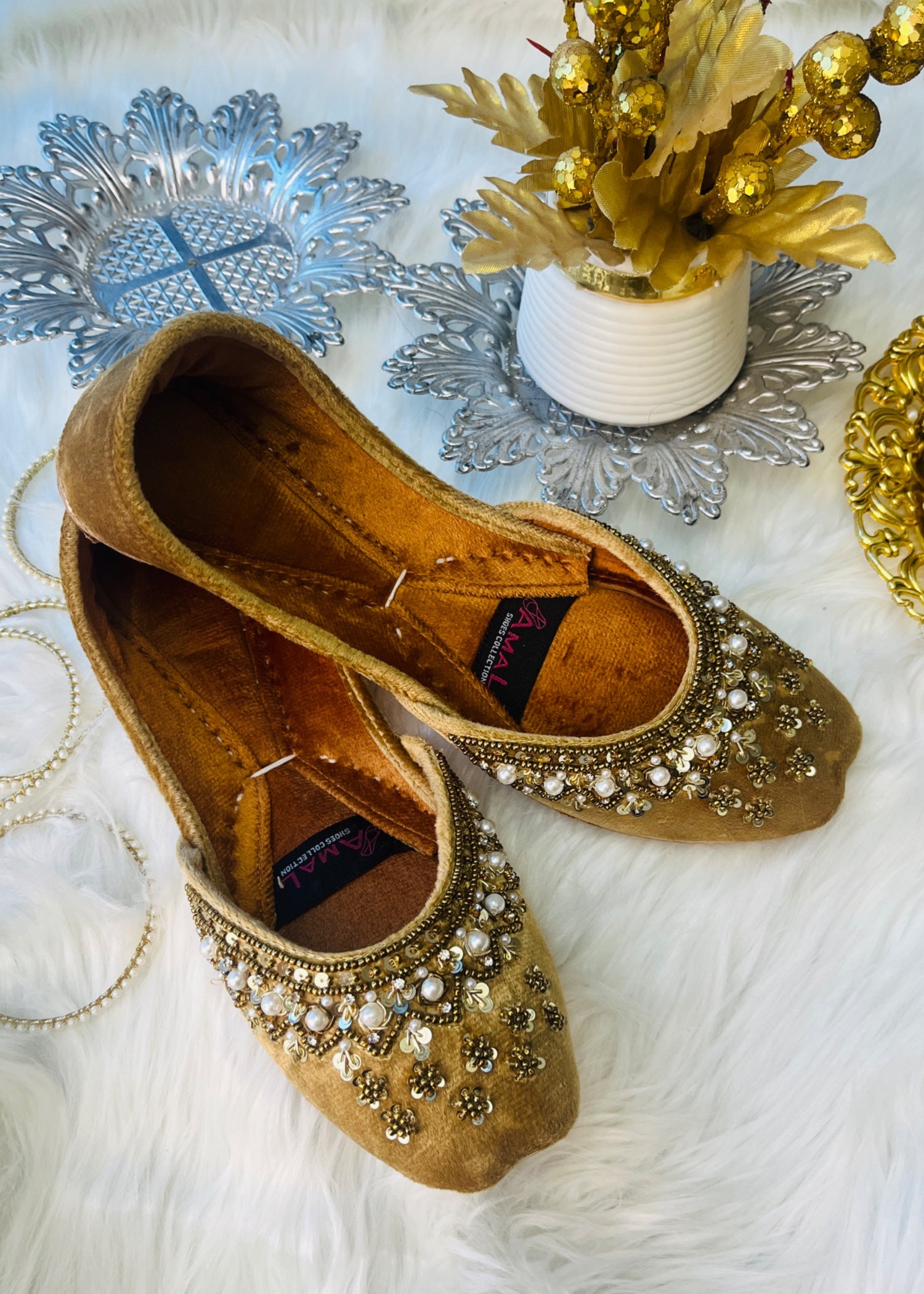 Khussa in Gold by - High Quality Women Khussa NJM5048