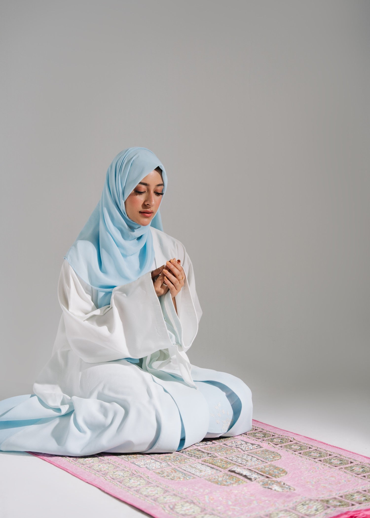 crepe Abaya in White, cloud blue
