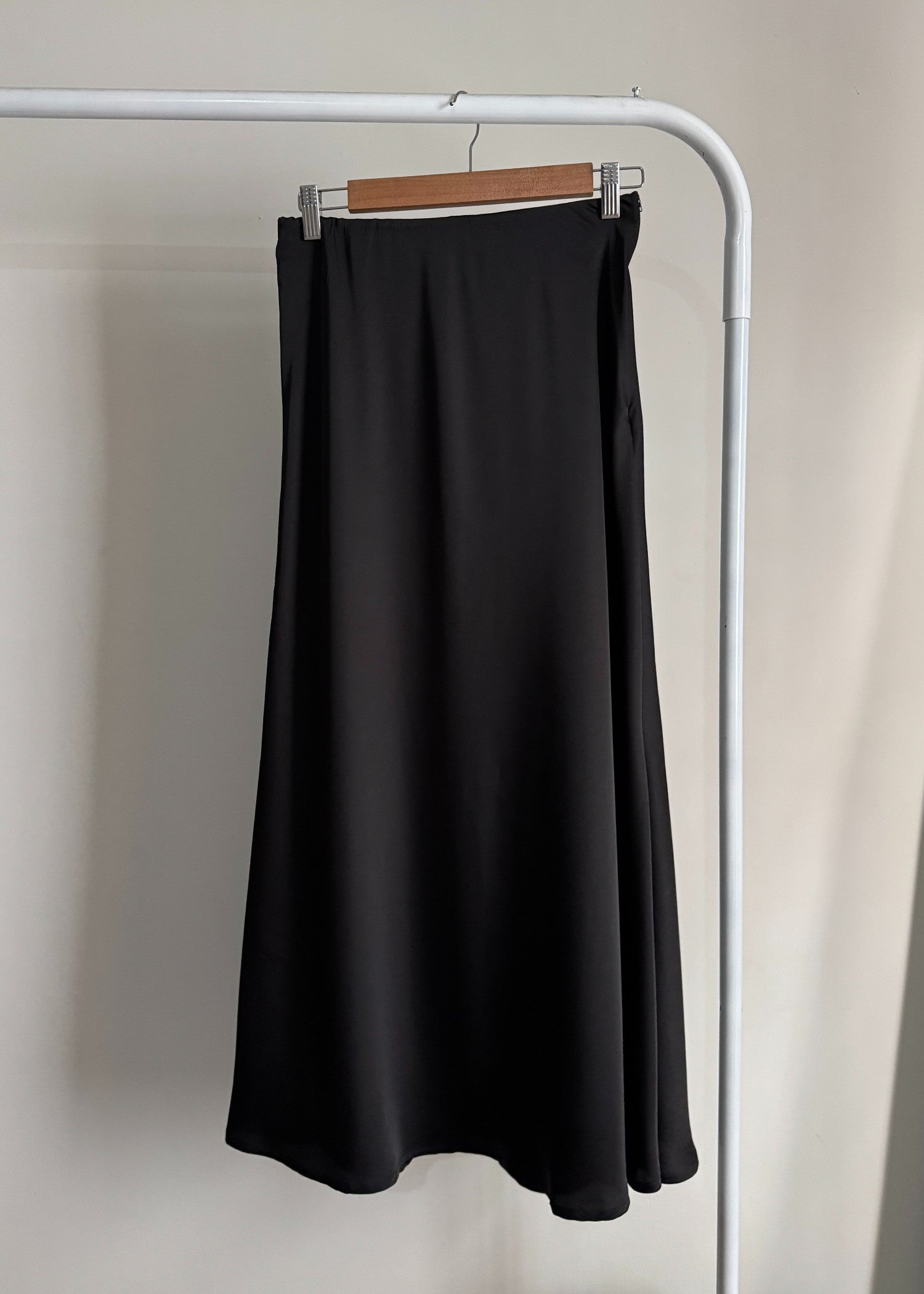 satin silk Skirt in Black