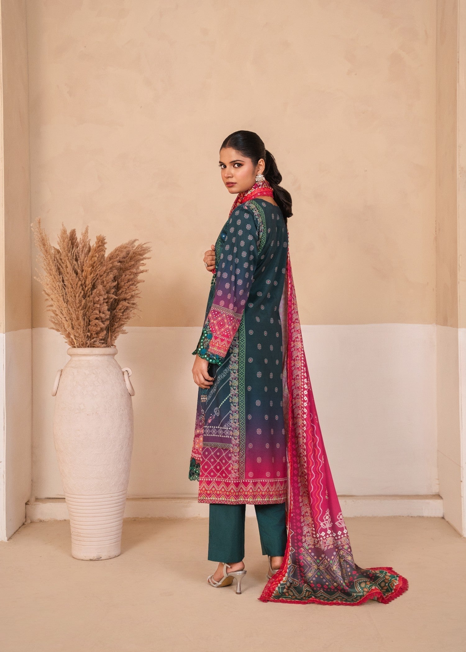crepe silk Kurta Set in Green
